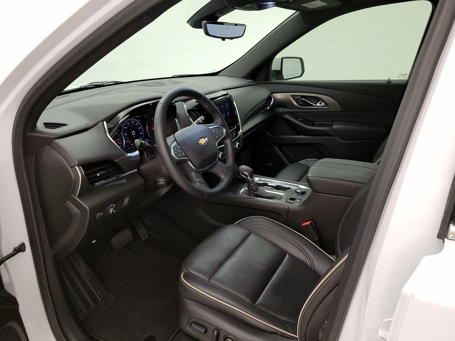 Thumbnail: 2023 Chevrolet Traverse - 11