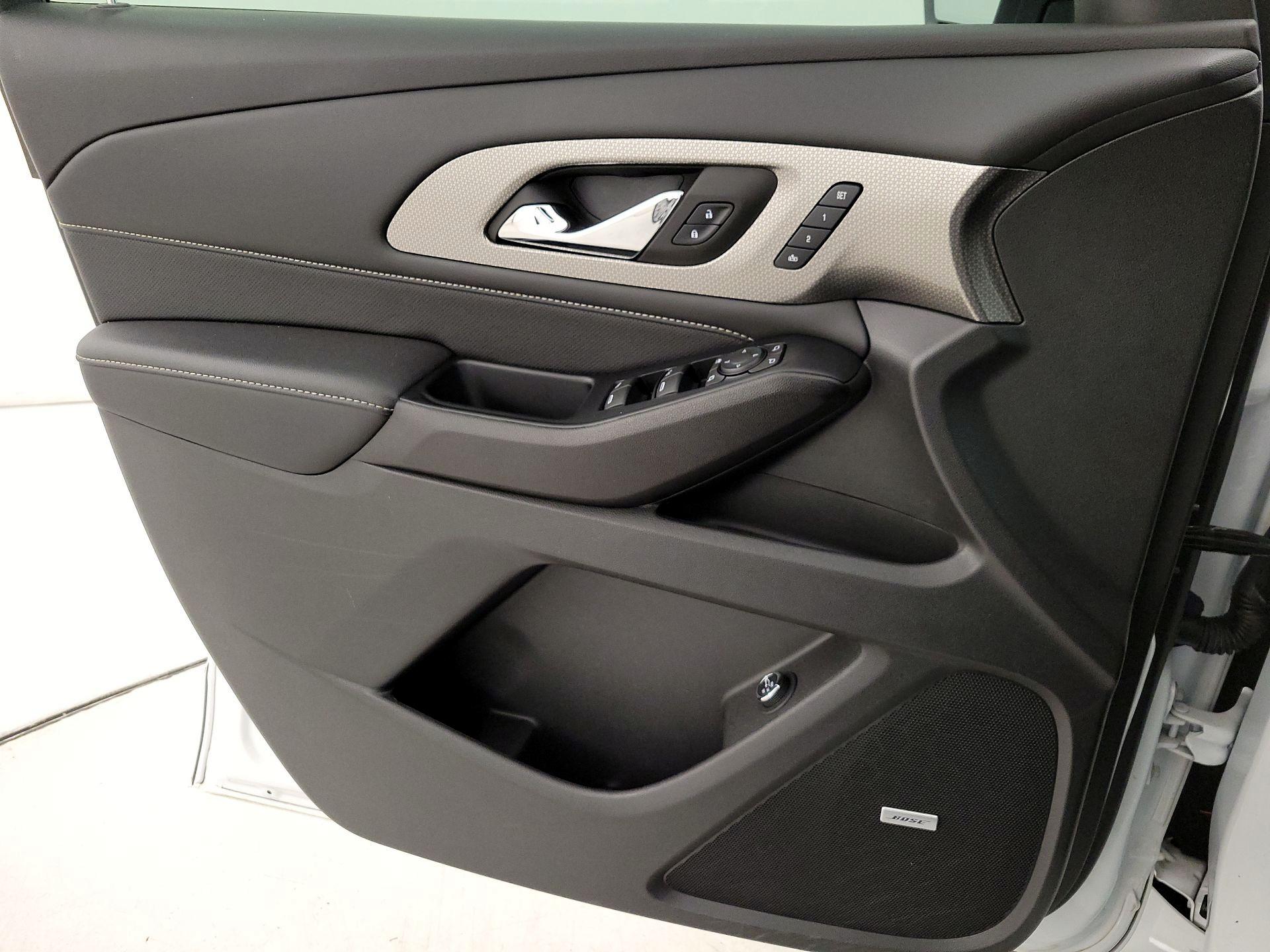 Thumbnail: 2023 Chevrolet Traverse - 12