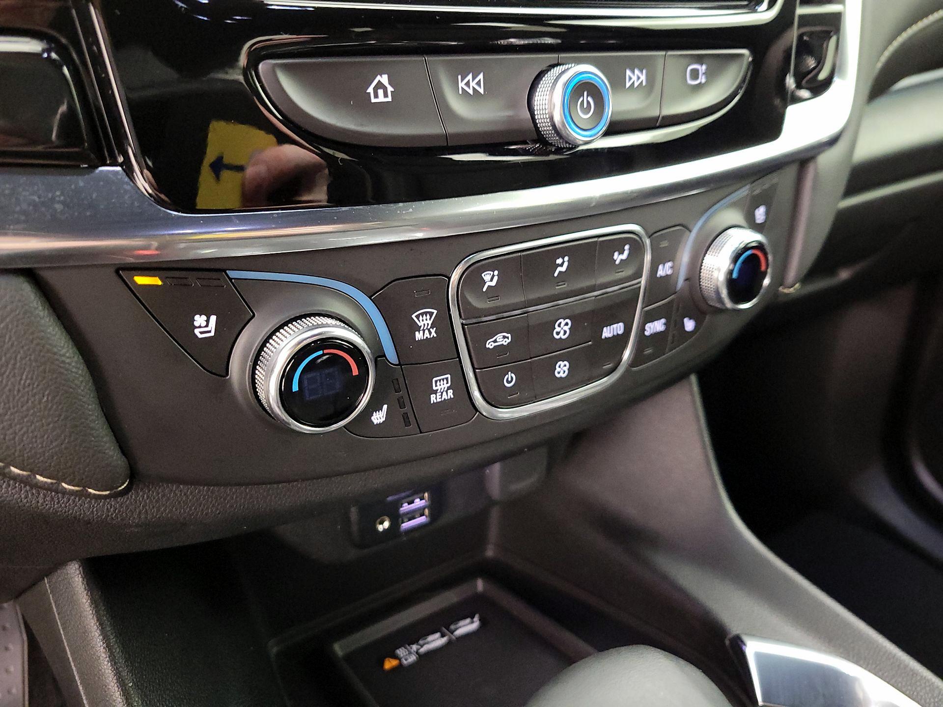 Thumbnail: 2023 Chevrolet Traverse - 17