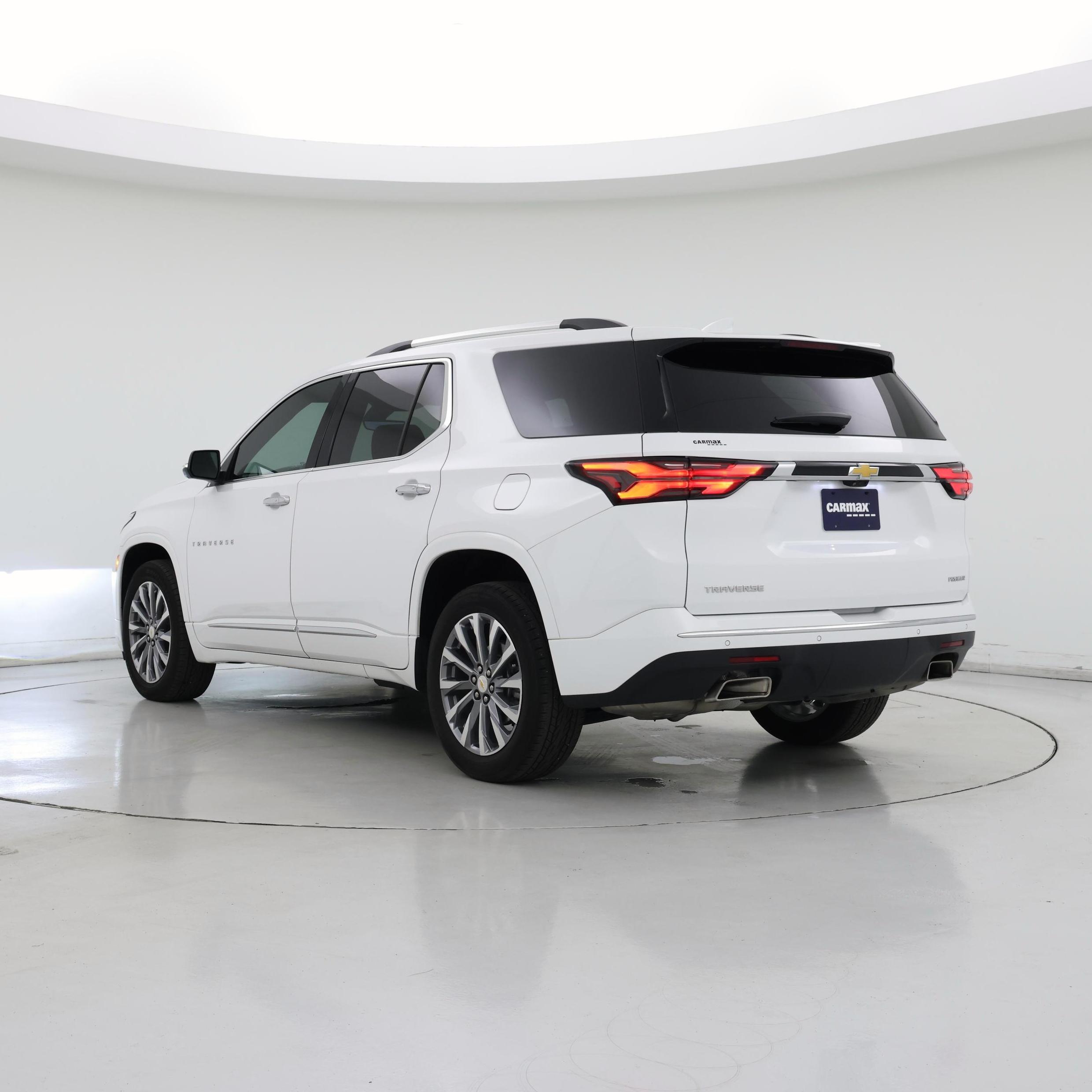 Thumbnail: 2023 Chevrolet Traverse - 2