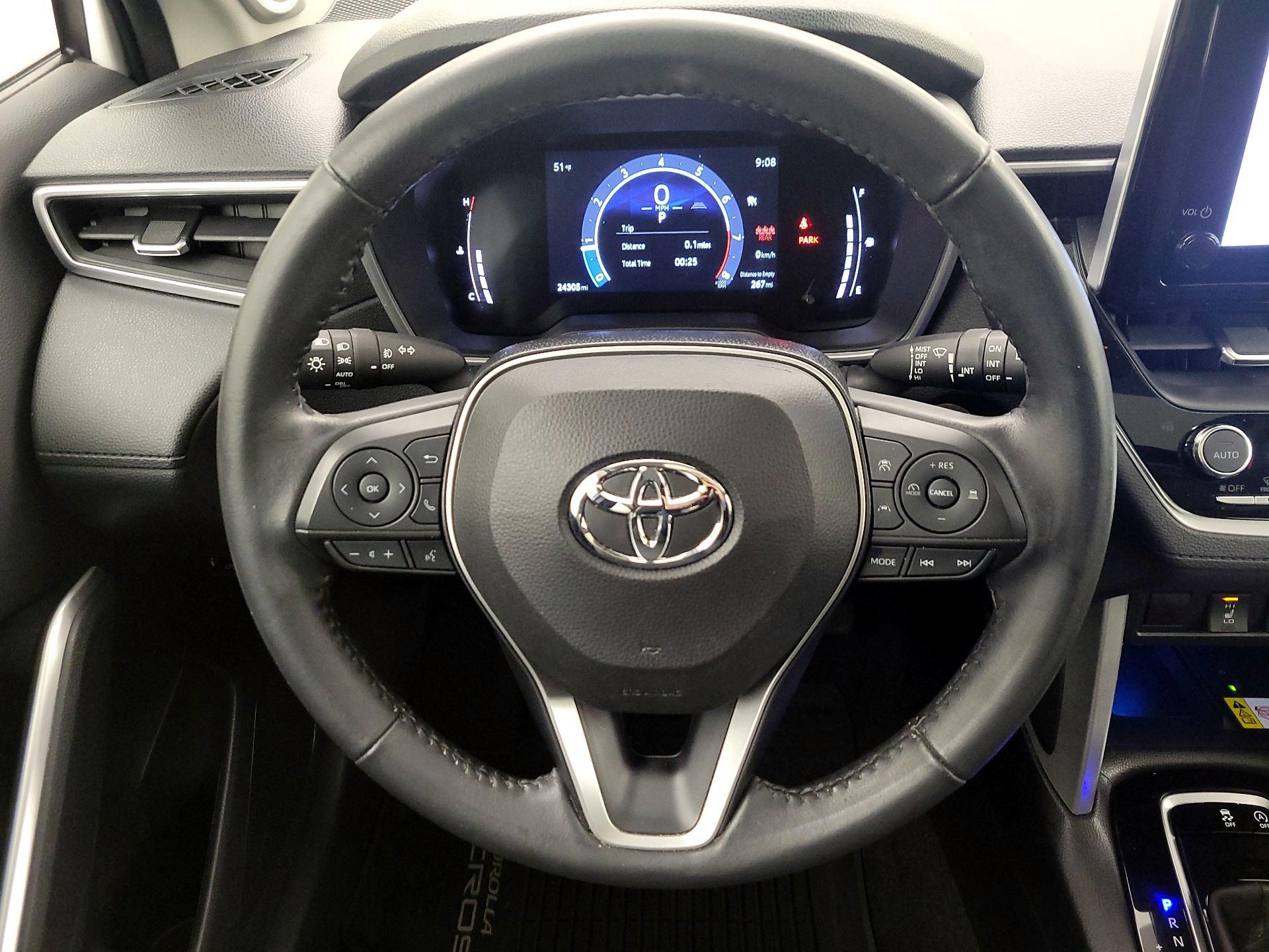 Thumbnail: 2023 Toyota Corolla Cross - 10