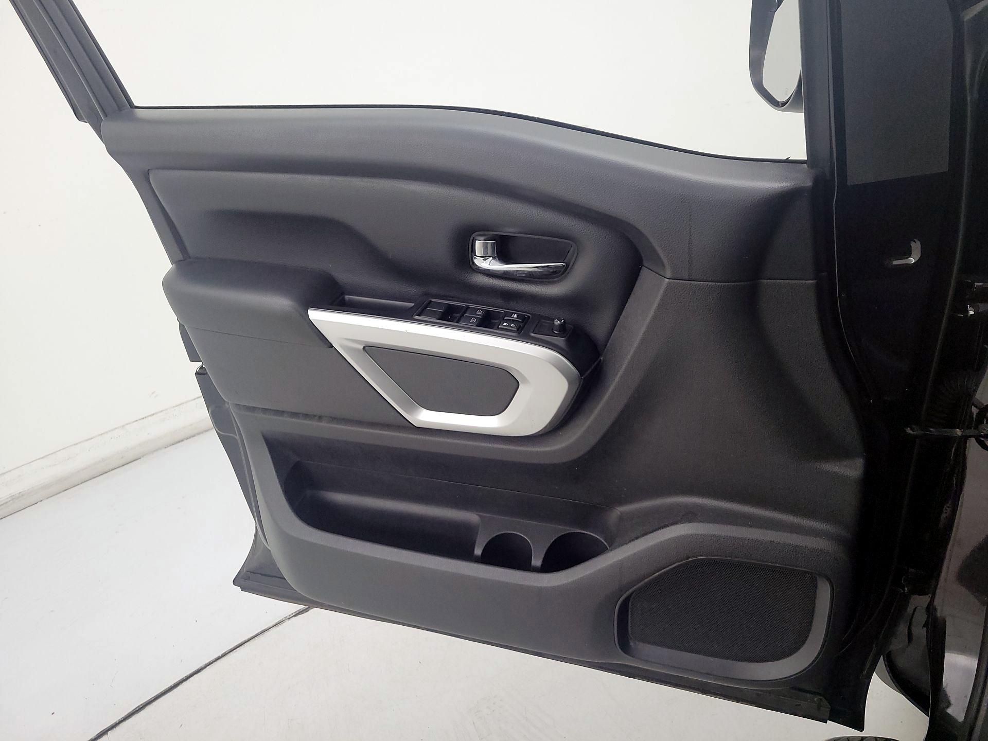 Thumbnail: 2017 Nissan Titan - 12