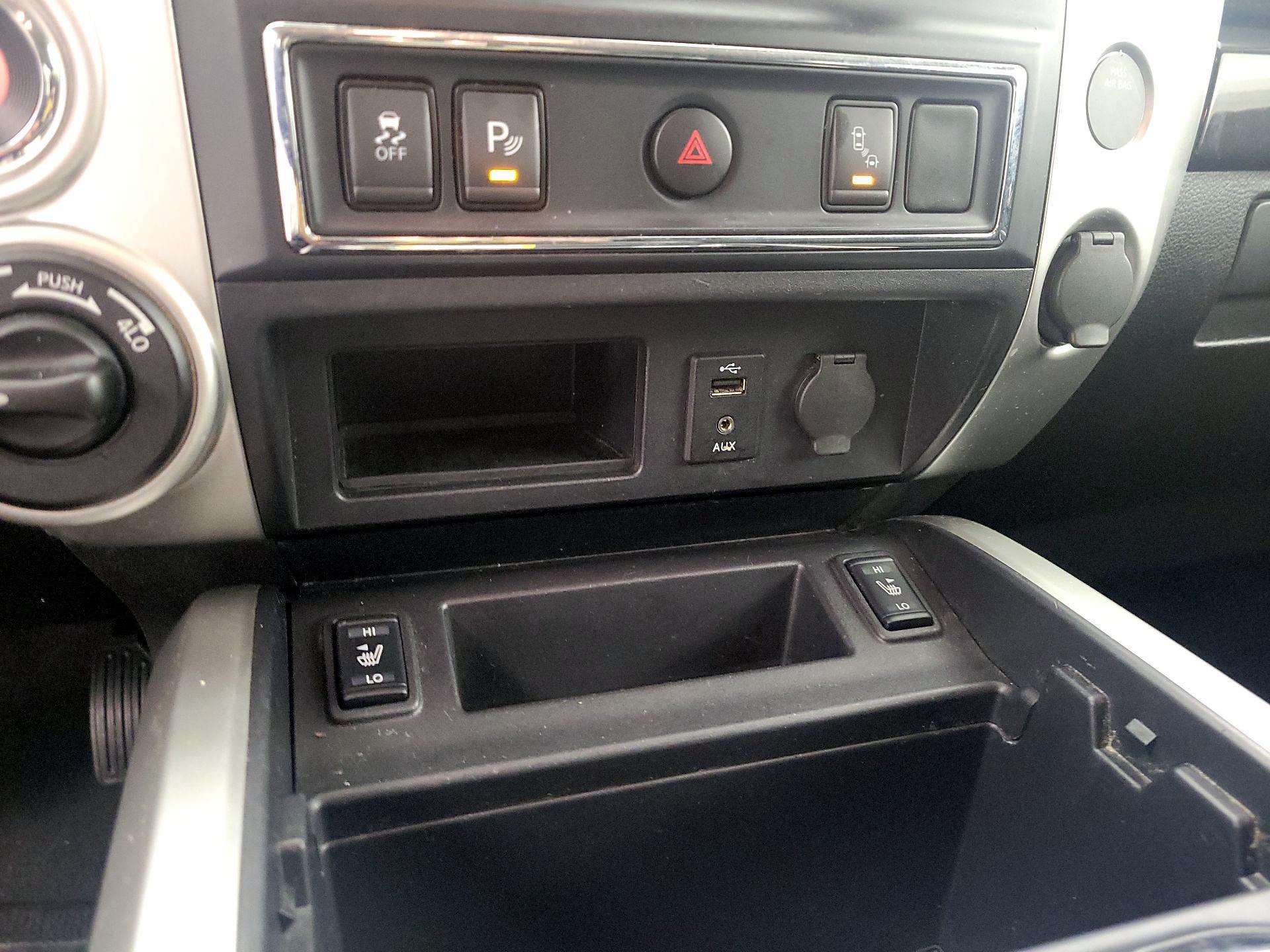 Thumbnail: 2017 Nissan Titan - 19