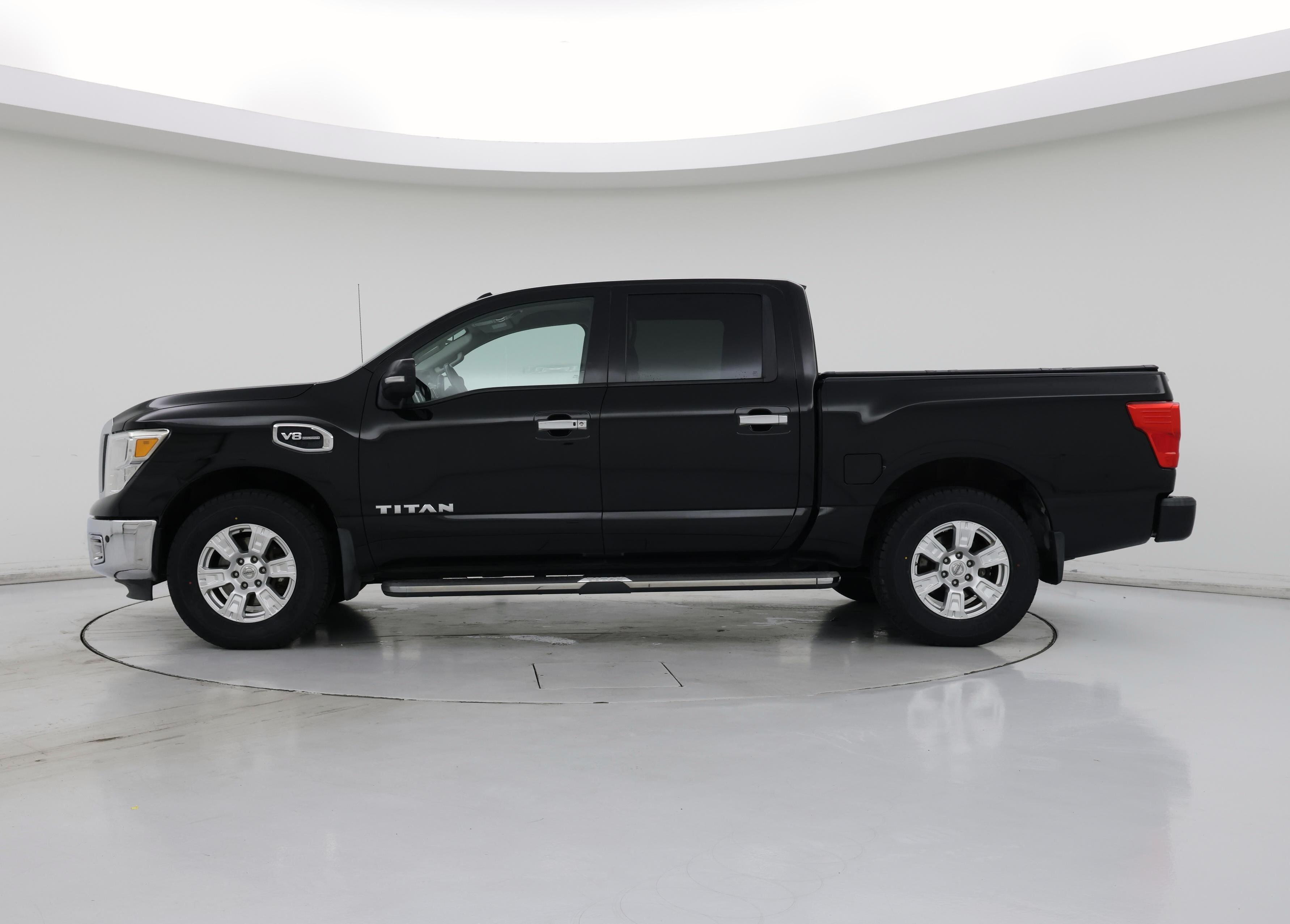 Thumbnail: 2017 Nissan Titan - 3