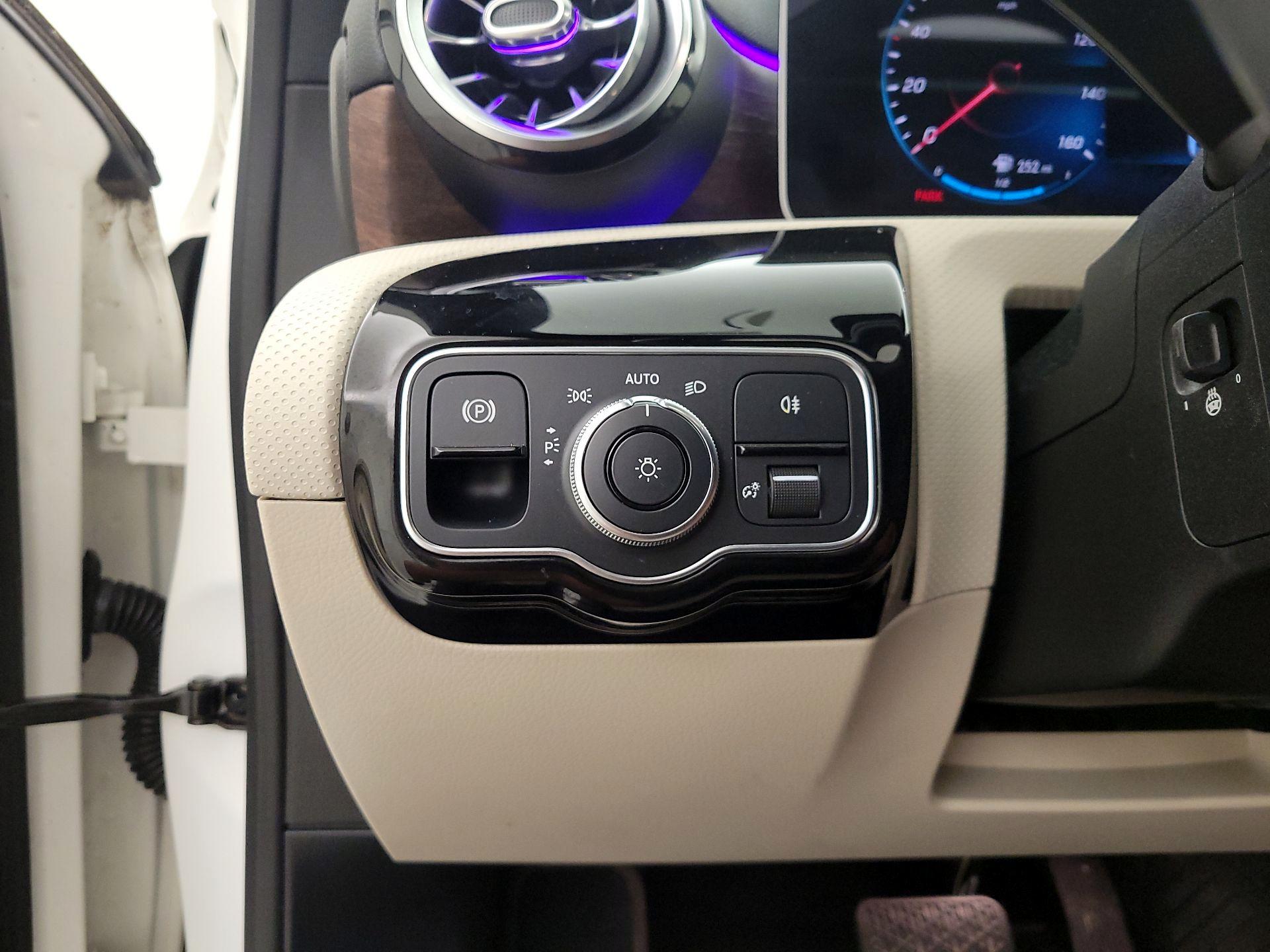 Thumbnail: 2019 Mercedes-Benz A-Class - 13