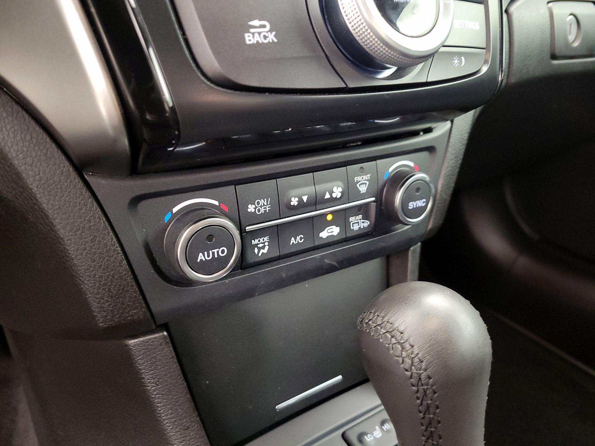 Thumbnail: 2020 Acura ILX - 16