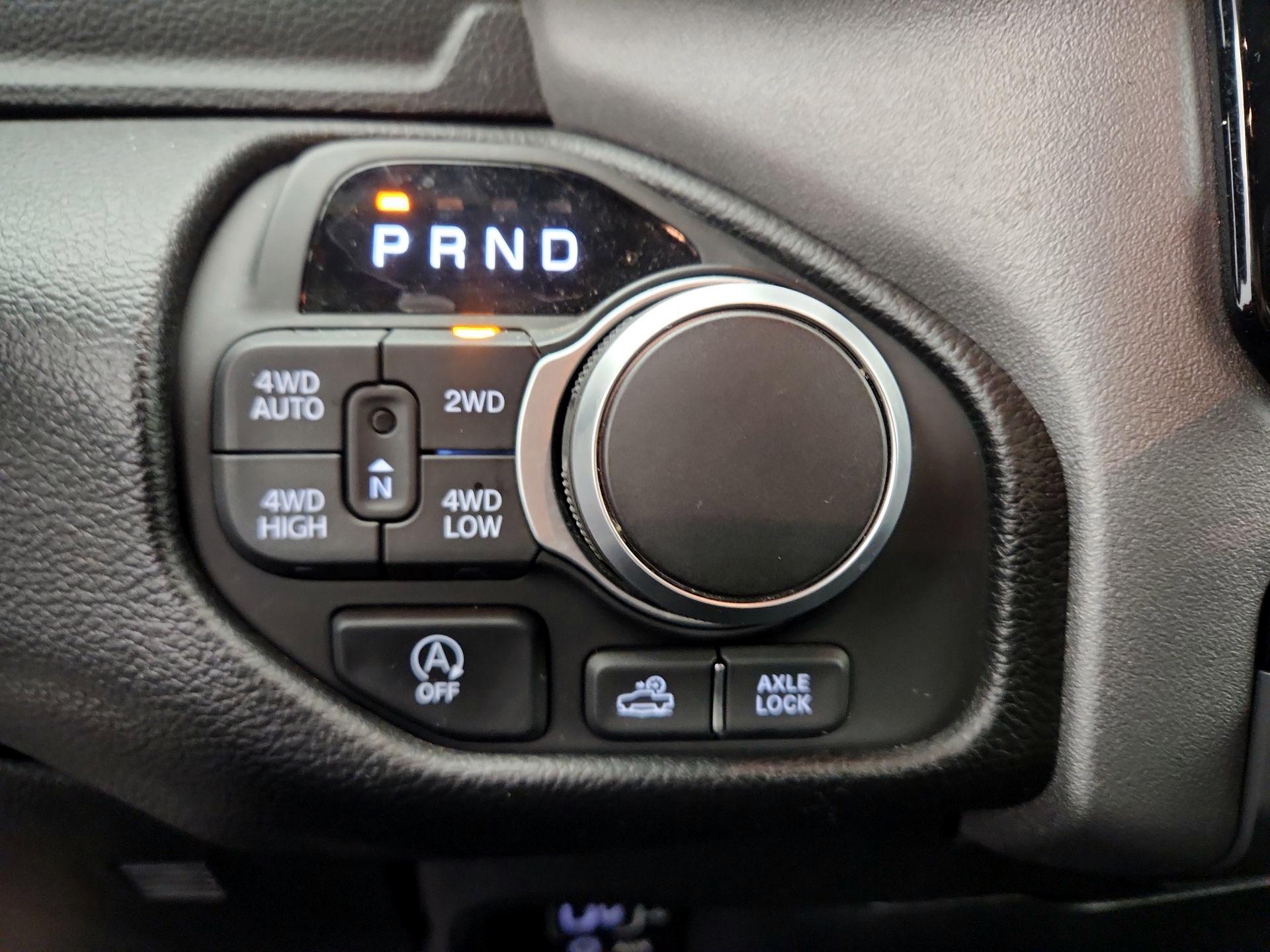 Thumbnail: 2025 RAM 1500 - 17