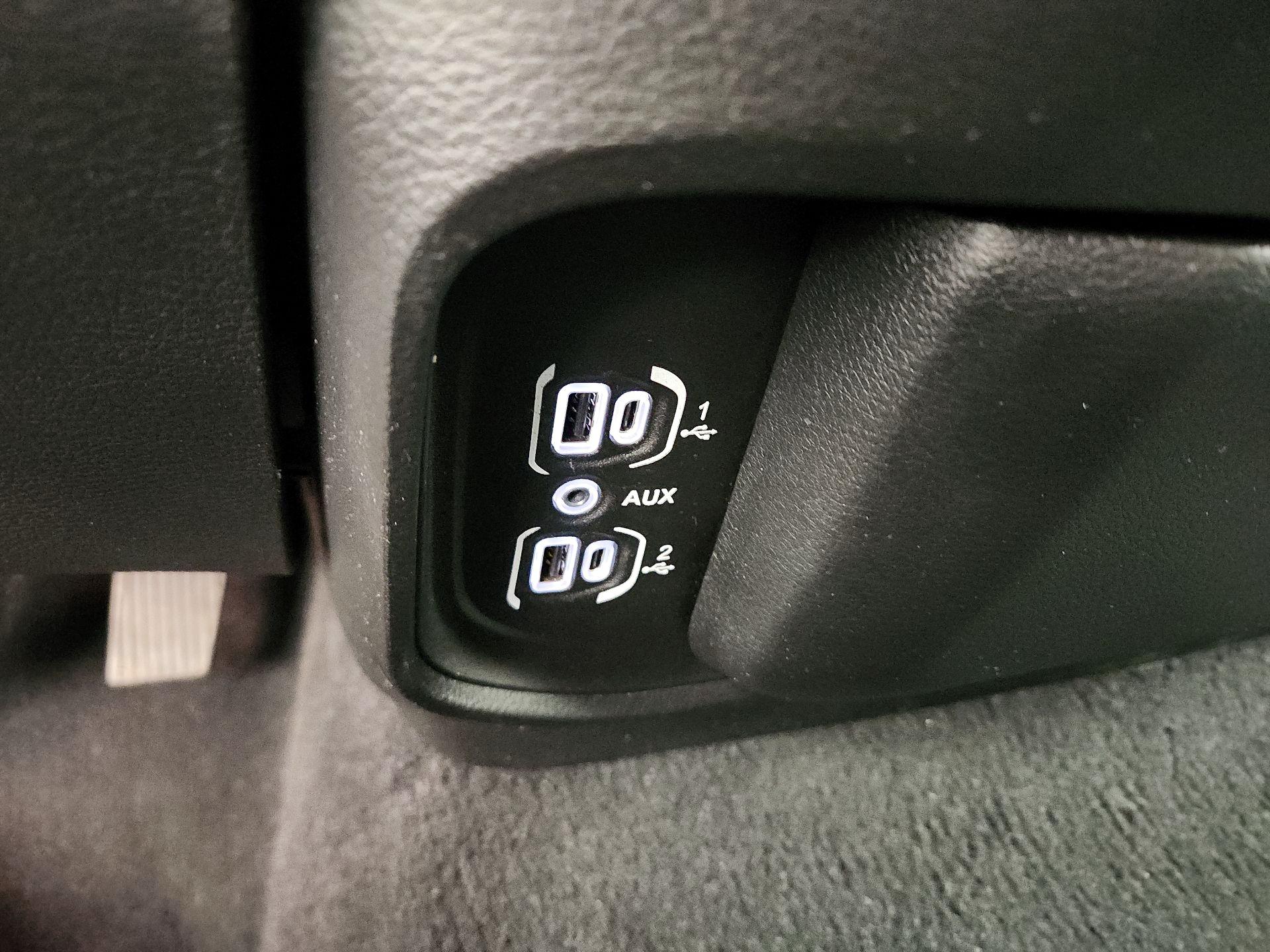 Thumbnail: 2025 RAM 1500 - 18