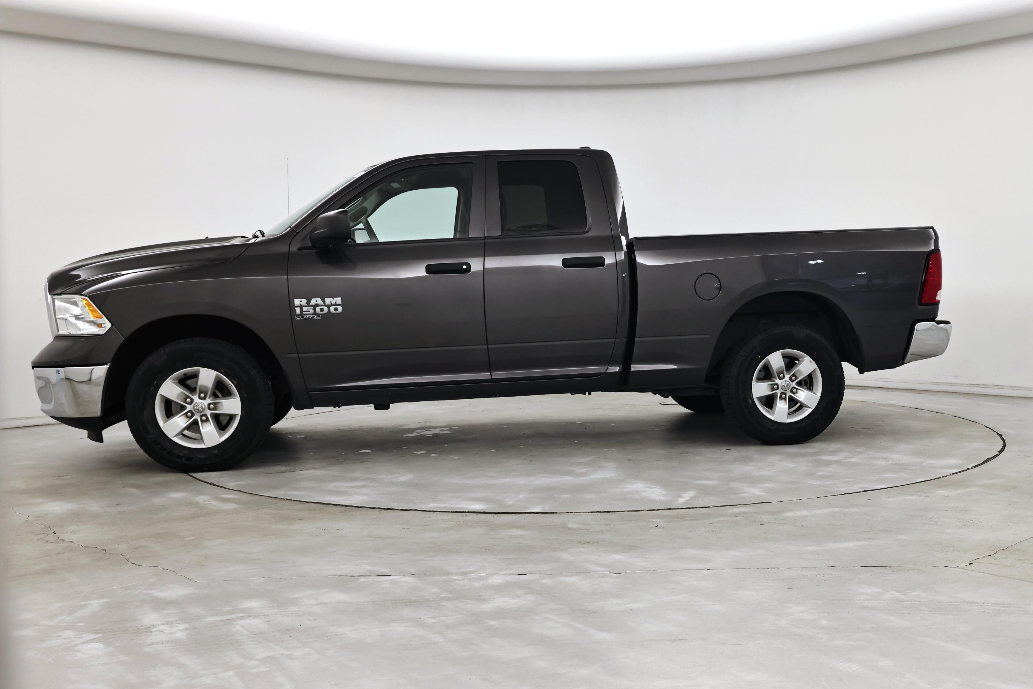 Thumbnail: 2024 RAM 1500 Classic - 3