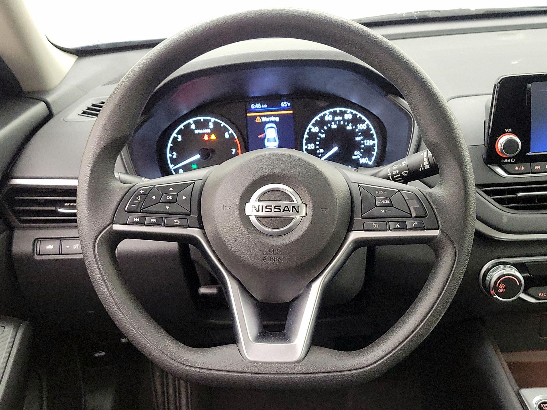 Thumbnail: 2022 Nissan Altima - 10