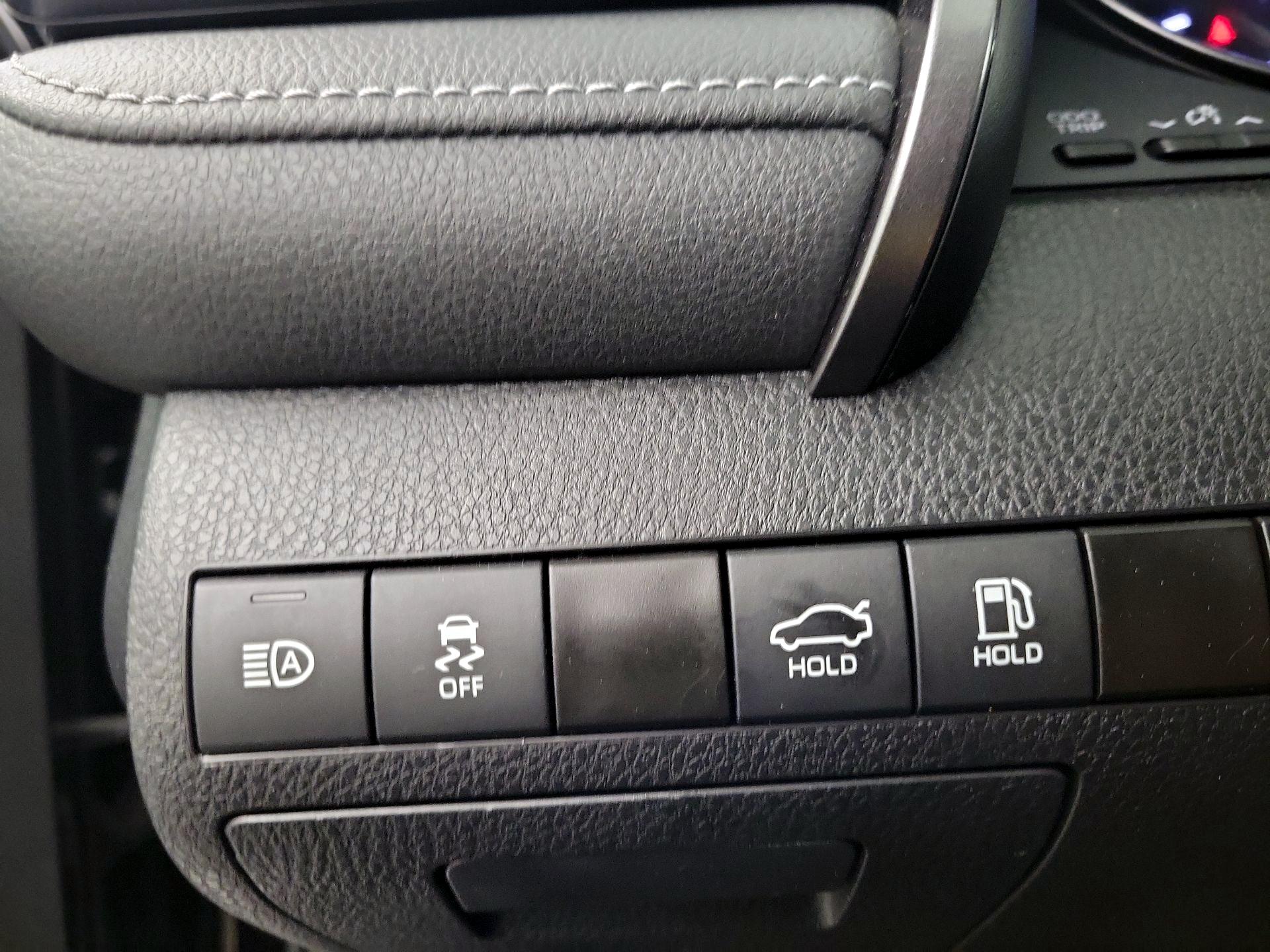 Thumbnail: 2023 Toyota Camry - 11