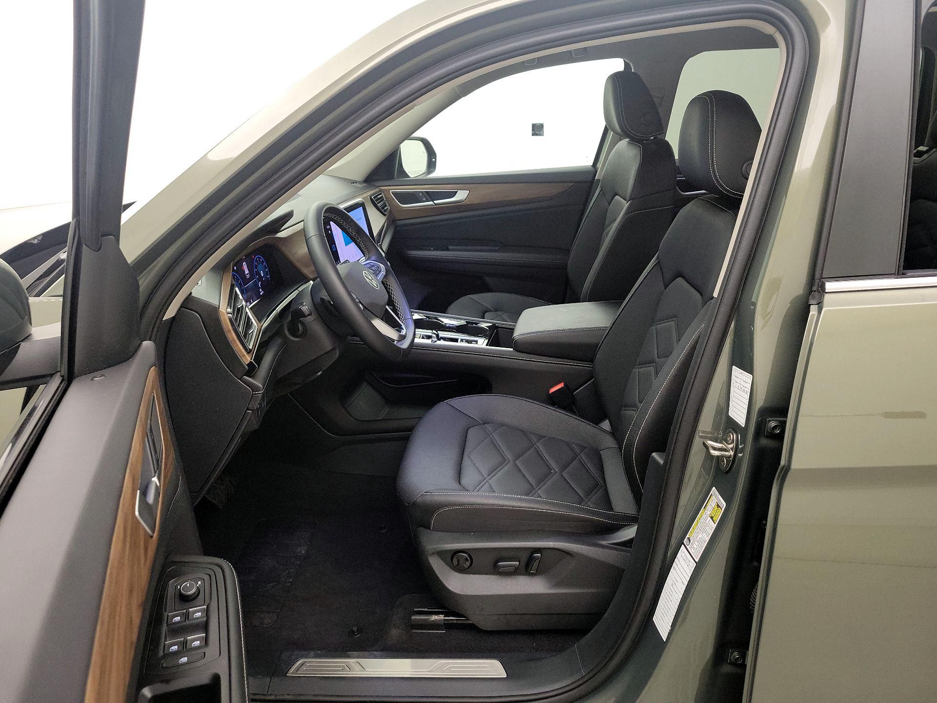 Thumbnail: 2025 Volkswagen Atlas - 11