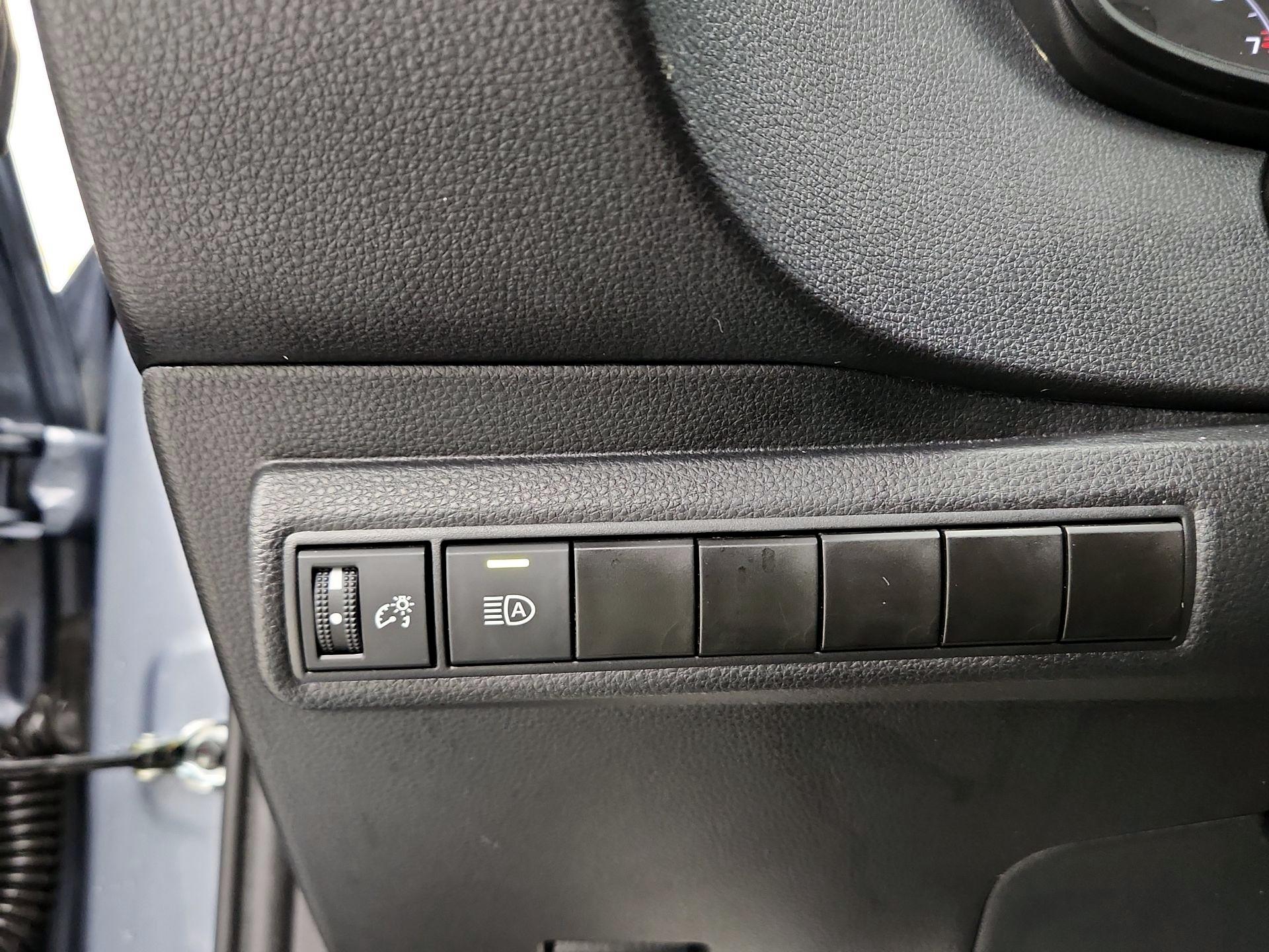 Thumbnail: 2025 Toyota Corolla - 13