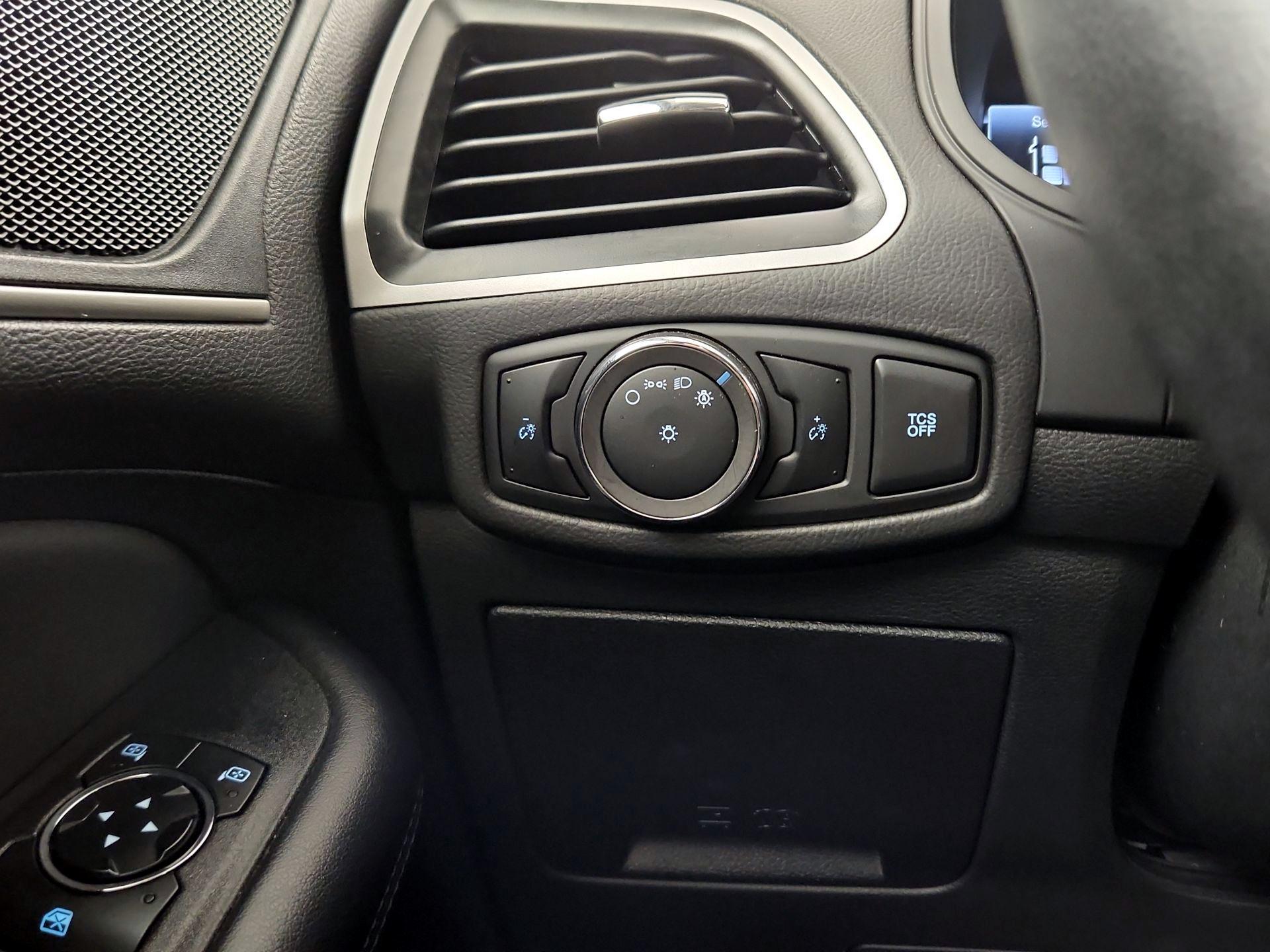 Thumbnail: 2023 Ford Edge - 11