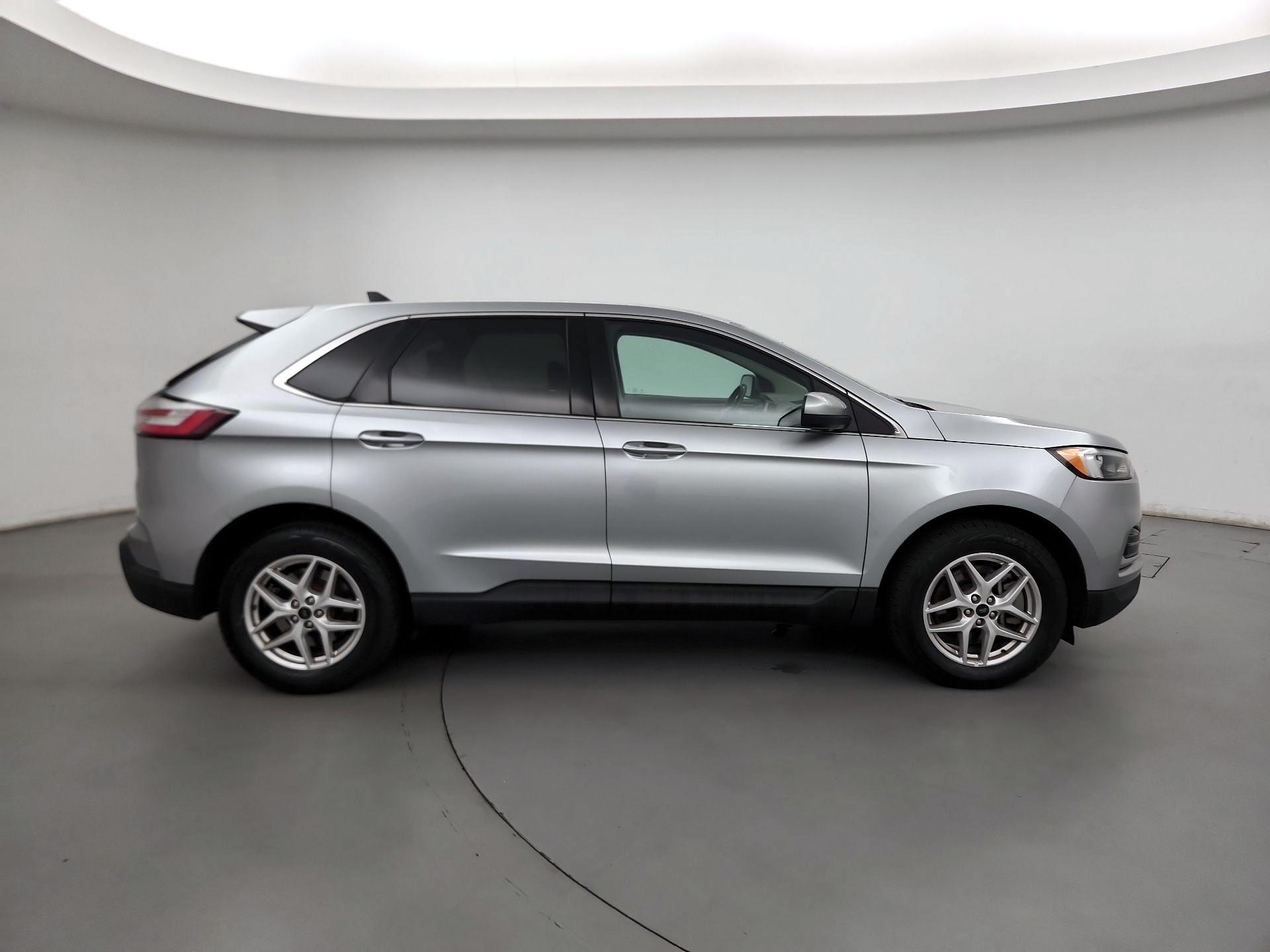 Thumbnail: 2023 Ford Edge - 4