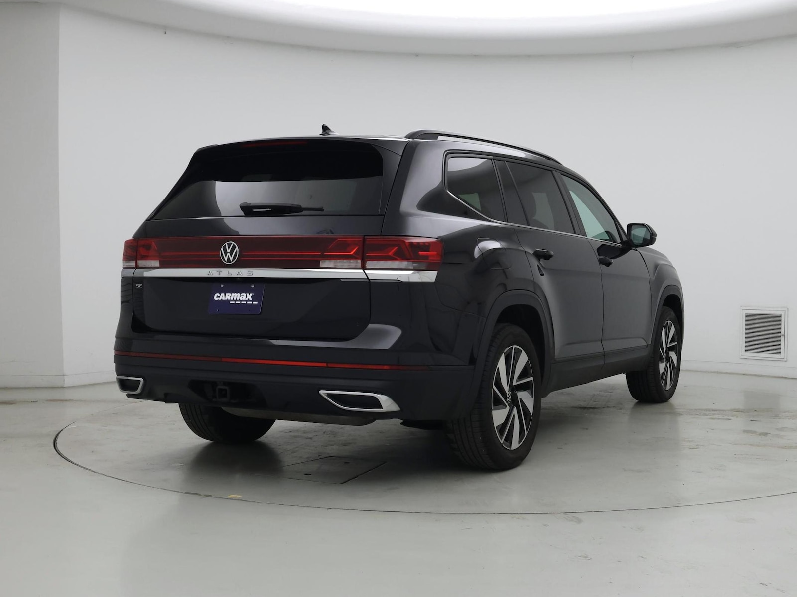 2024 Volkswagen Atlas SE w/Tech - Photo 9