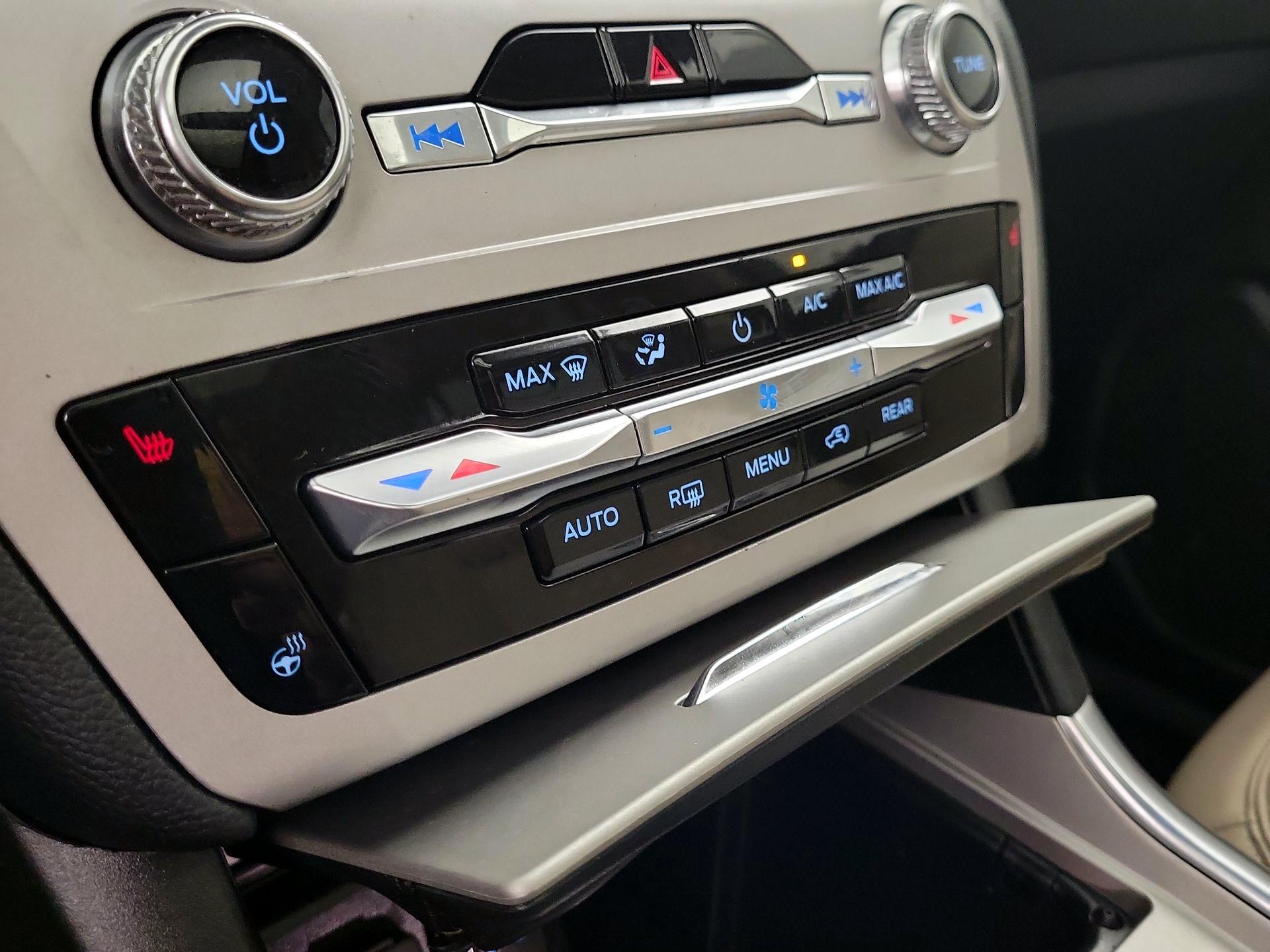 Thumbnail: 2023 Ford Explorer - 17