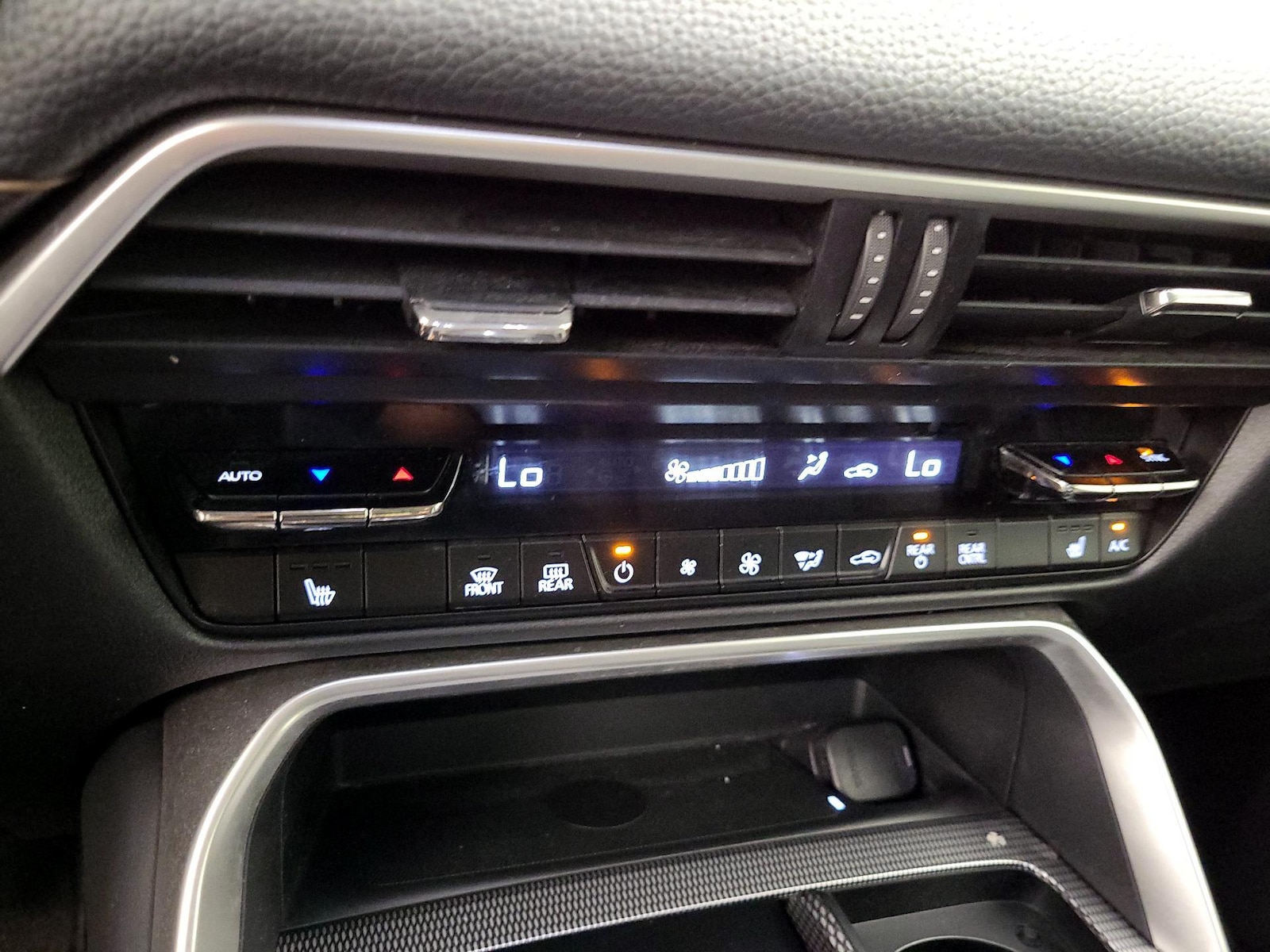 2024 Mazda CX-90 Turbo Preferred Plus Package - Photo 17
