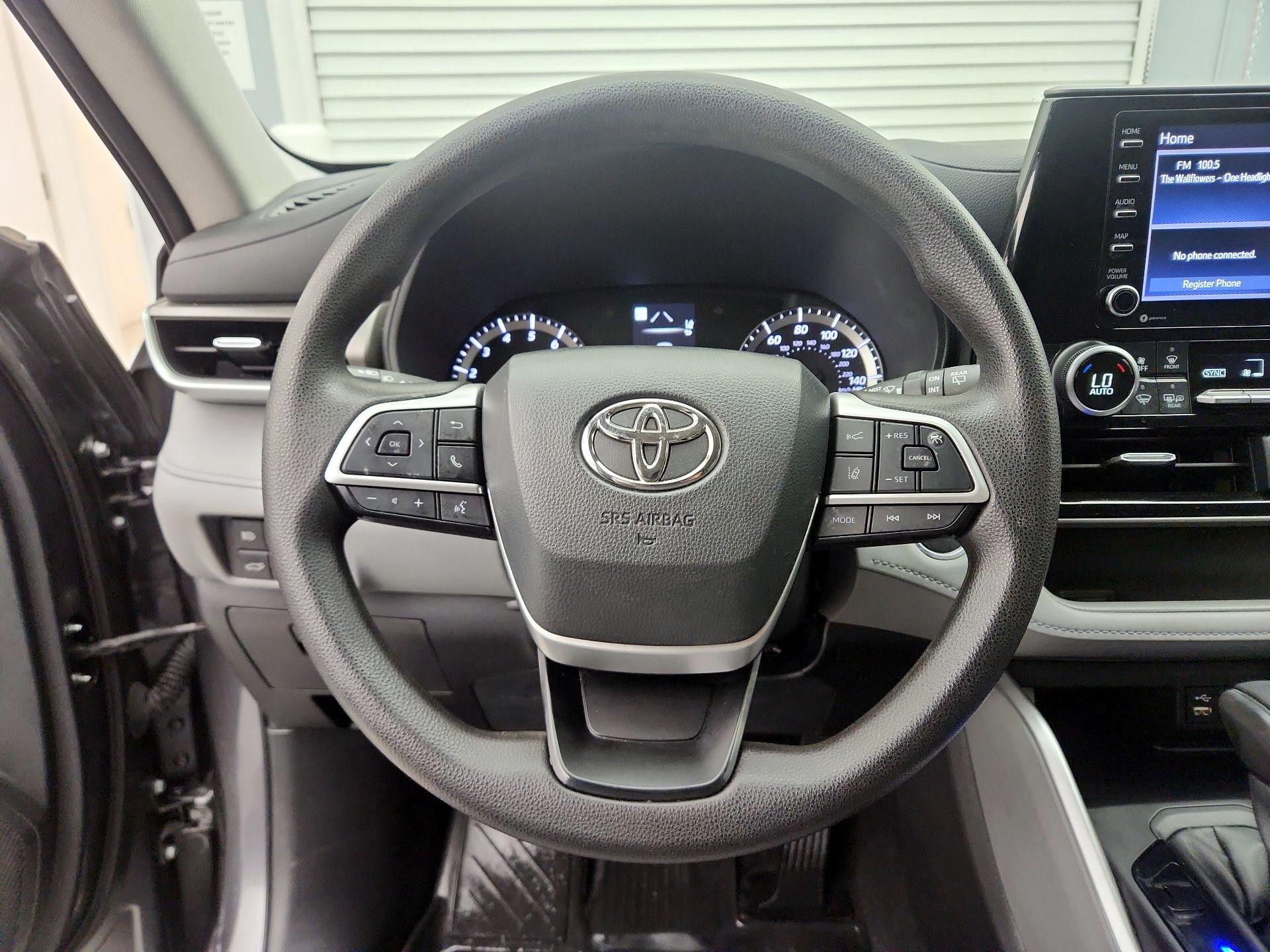 Thumbnail: 2022 Toyota Highlander - 10