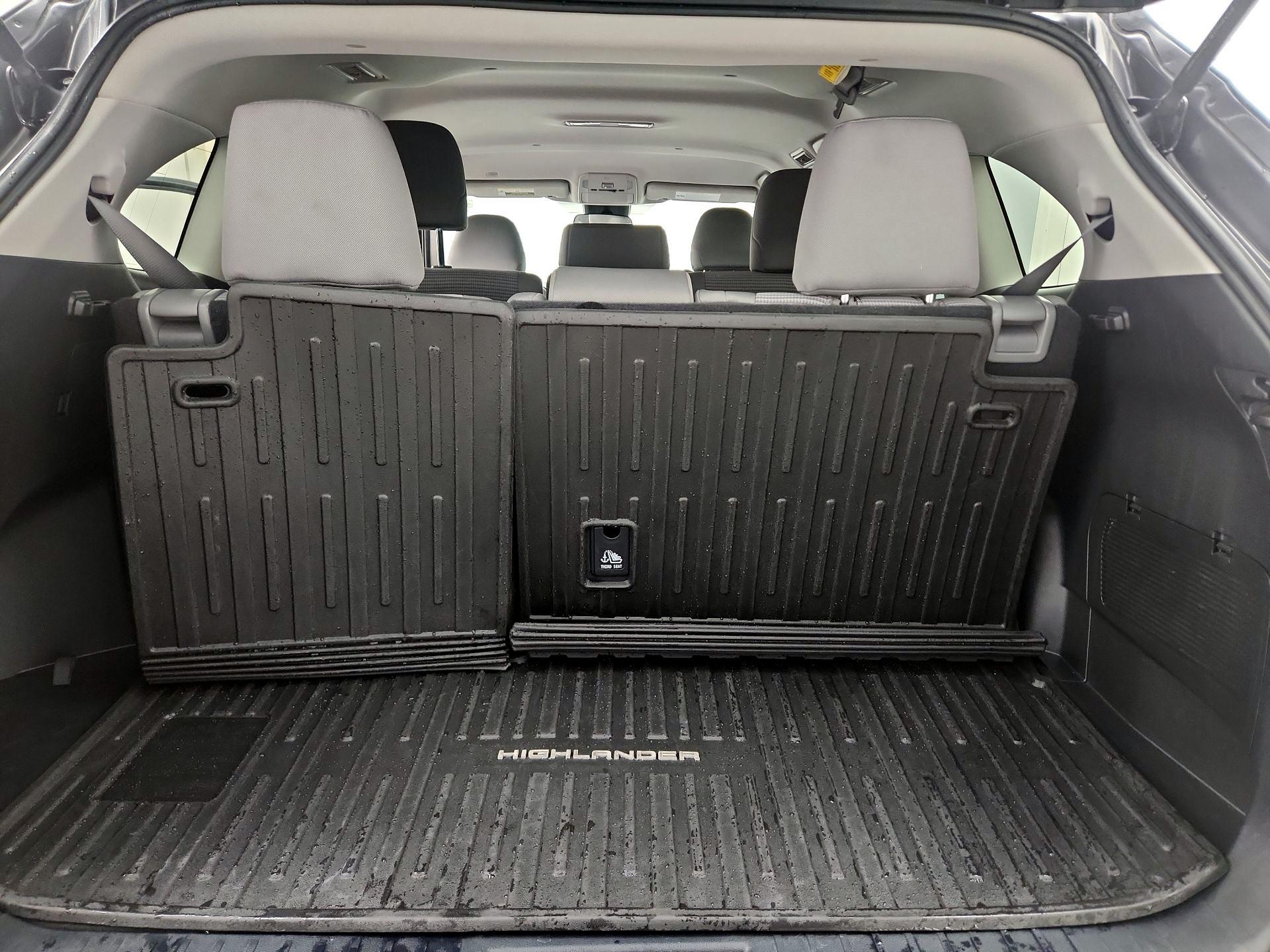 Thumbnail: 2022 Toyota Highlander - 20