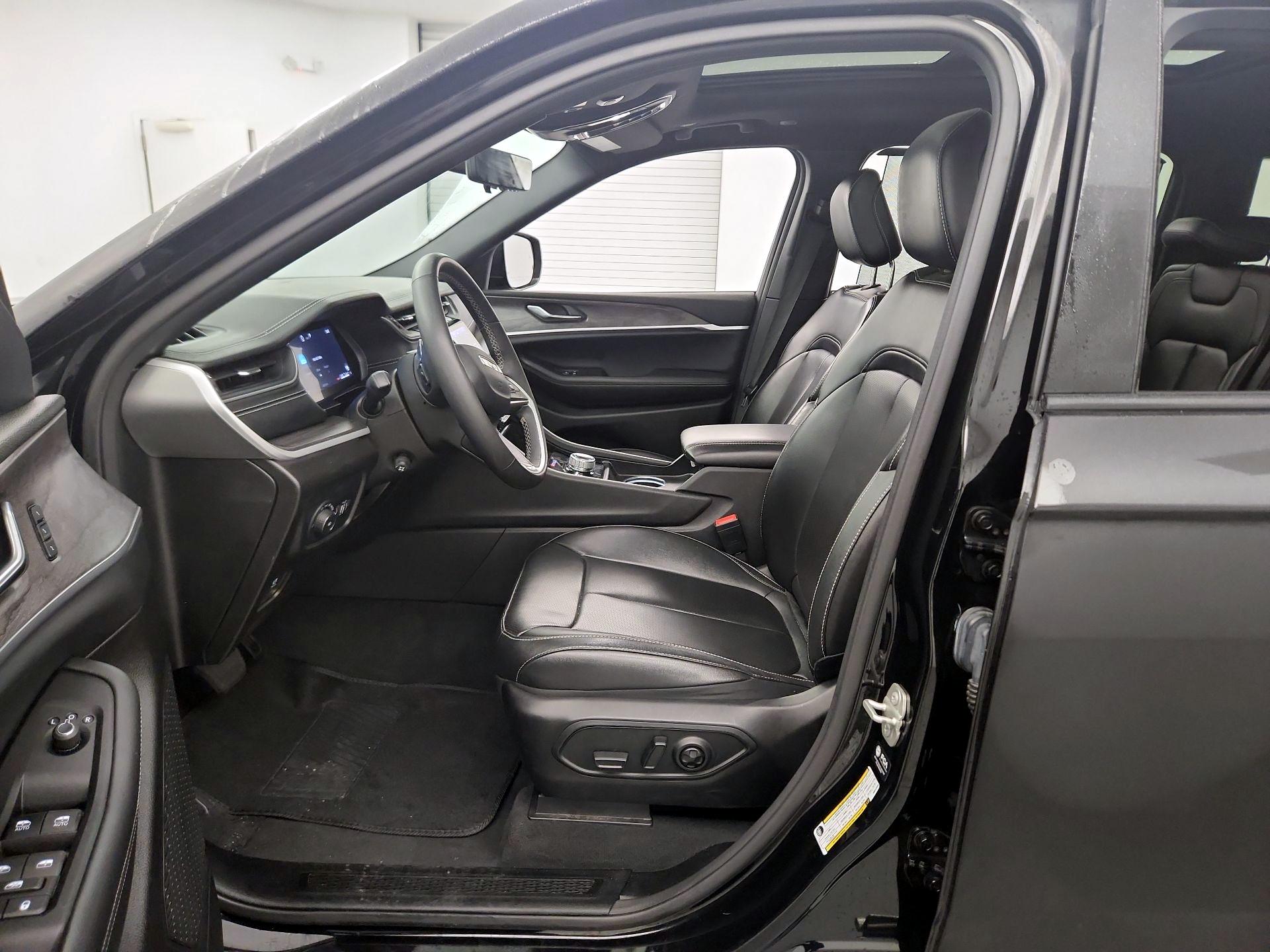 Thumbnail: 2024 Jeep Grand Cherokee L - 9