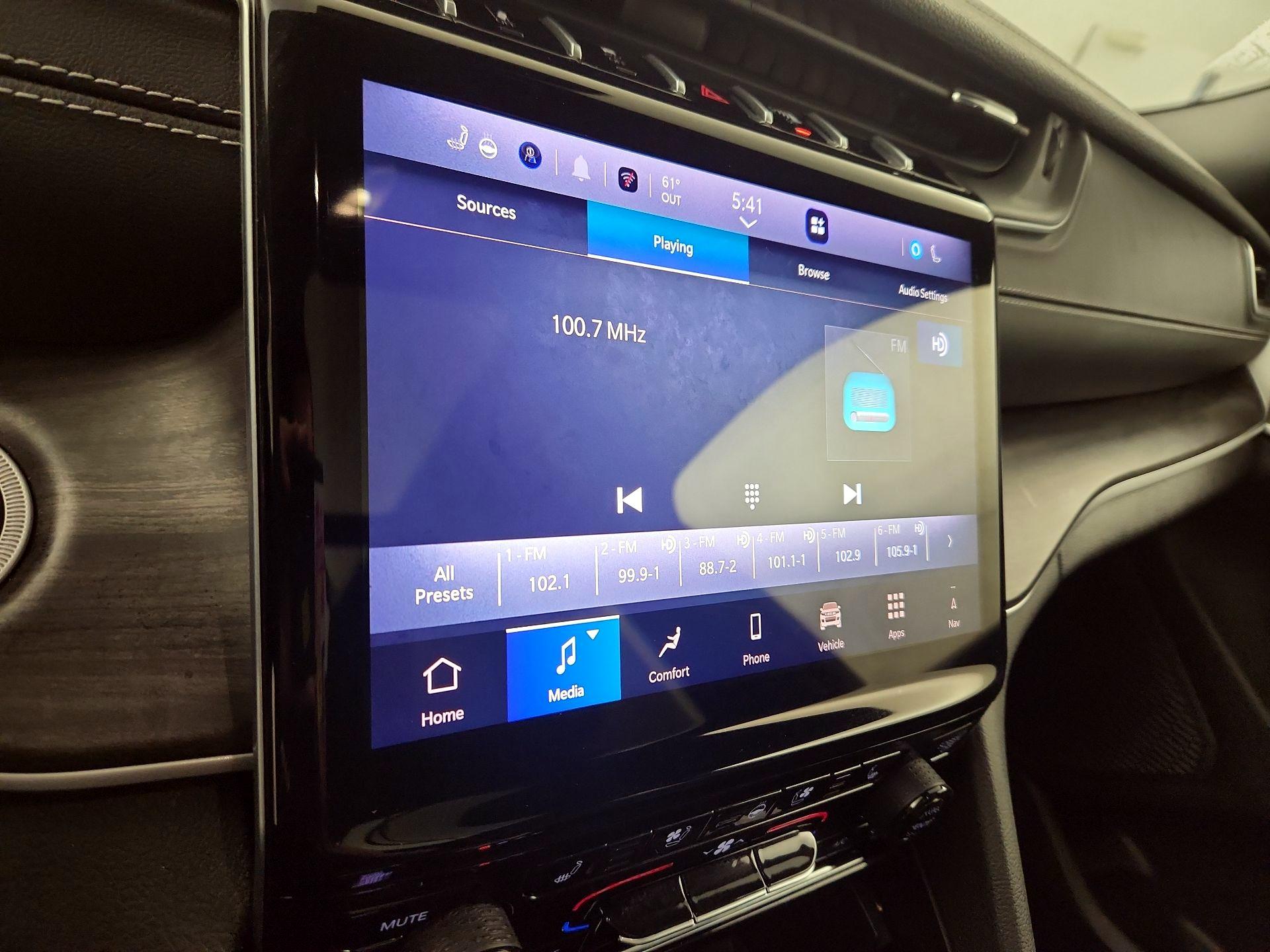 Thumbnail: 2024 Jeep Grand Cherokee L - 14