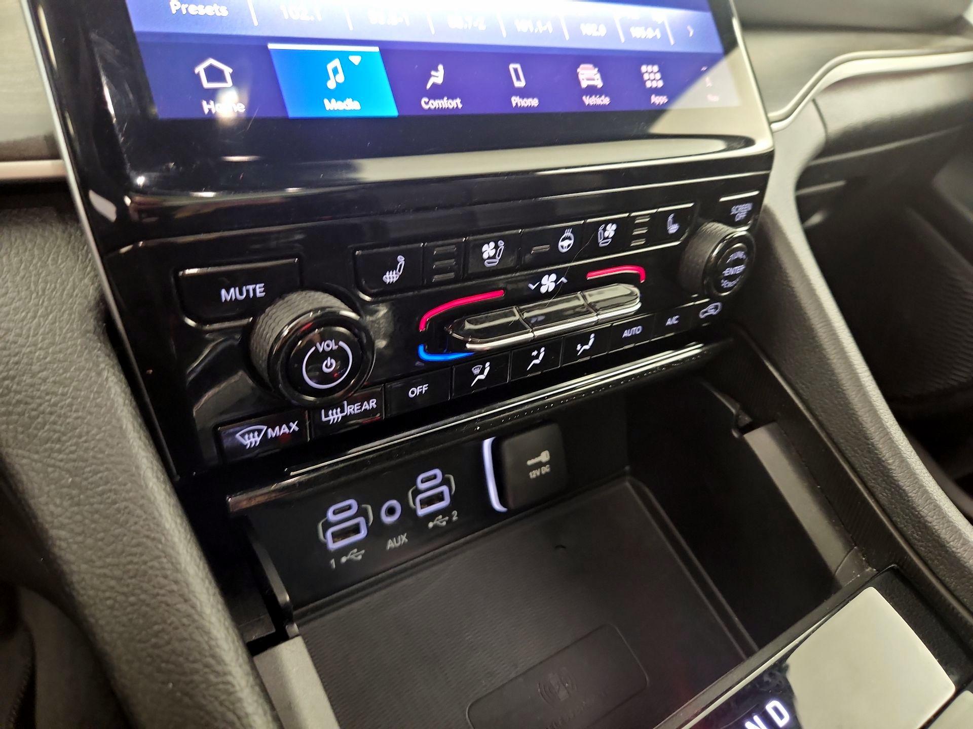 Thumbnail: 2024 Jeep Grand Cherokee L - 15