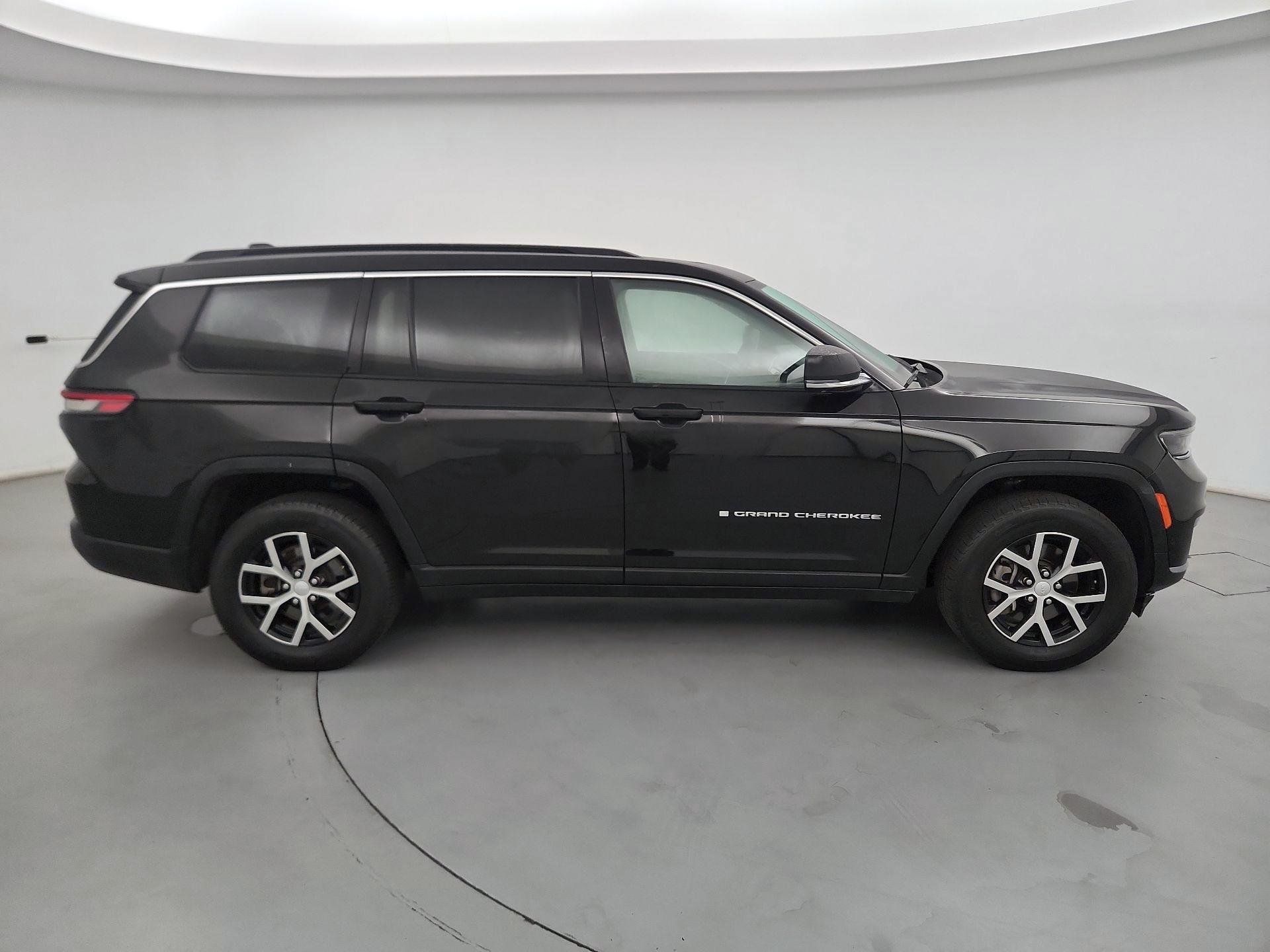 Thumbnail: 2024 Jeep Grand Cherokee L - 4