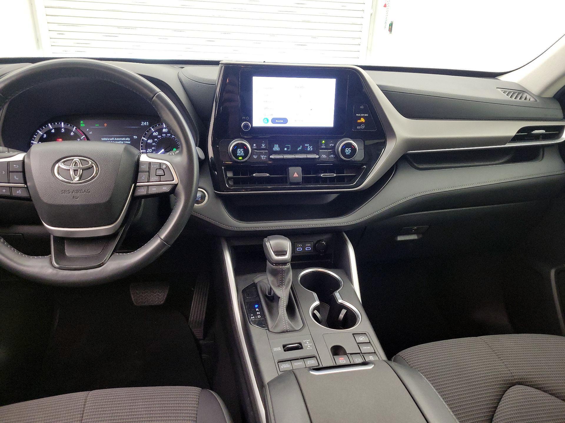 Thumbnail: 2024 Toyota Highlander - 9