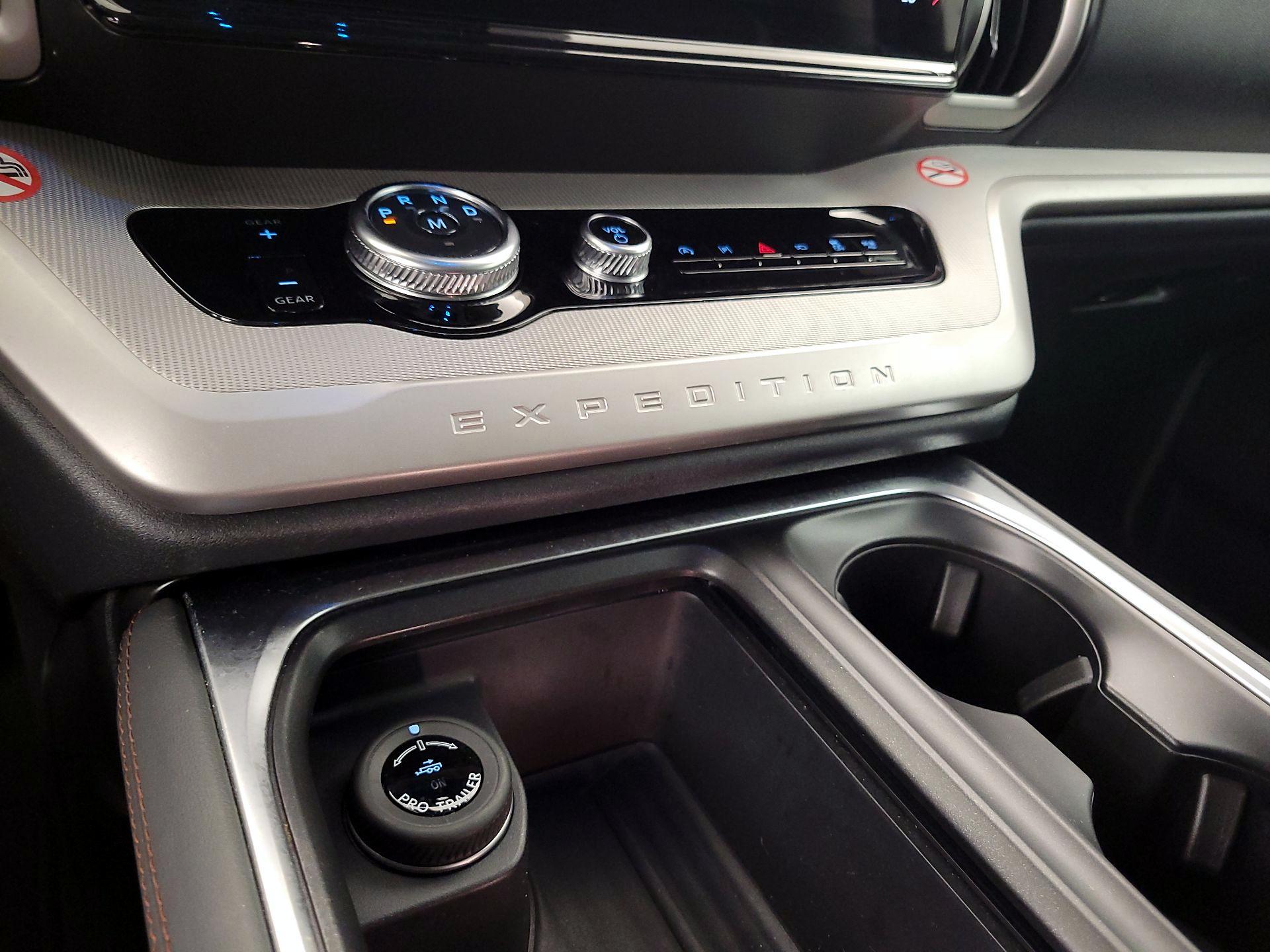 Thumbnail: 2025 Ford Expedition - 18