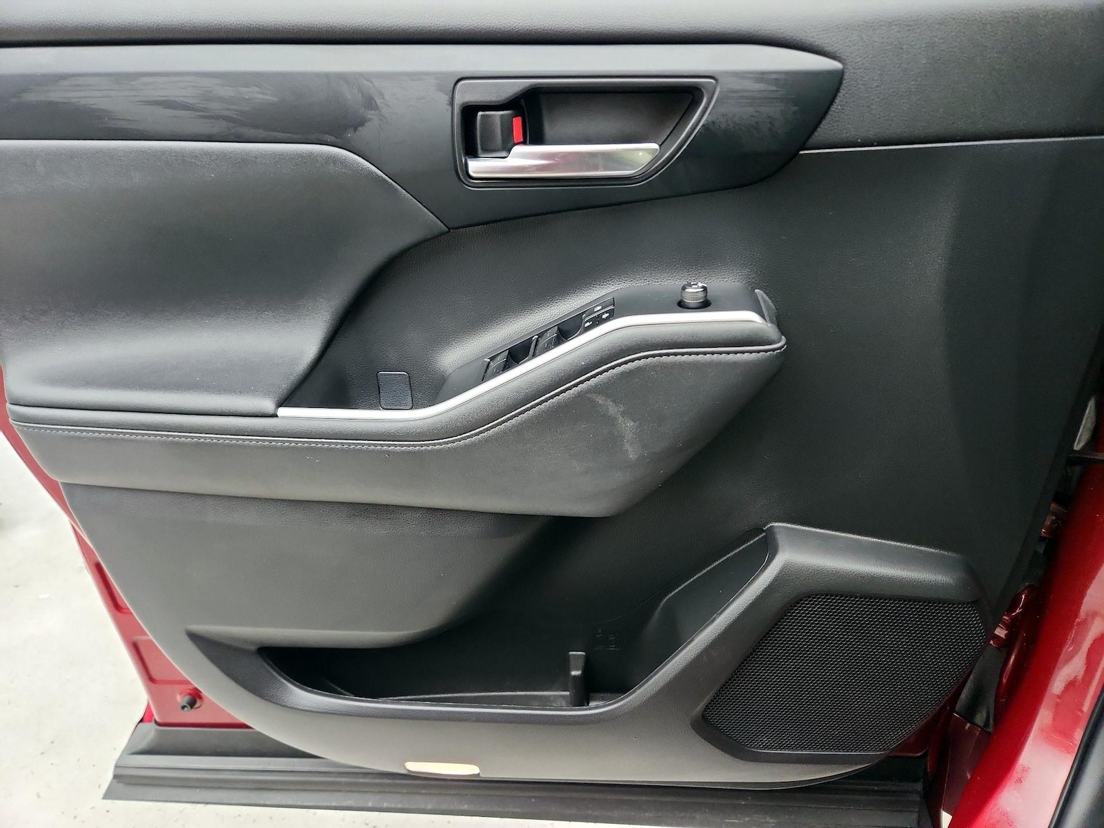 2023 Toyota Highlander XLE - Photo 13