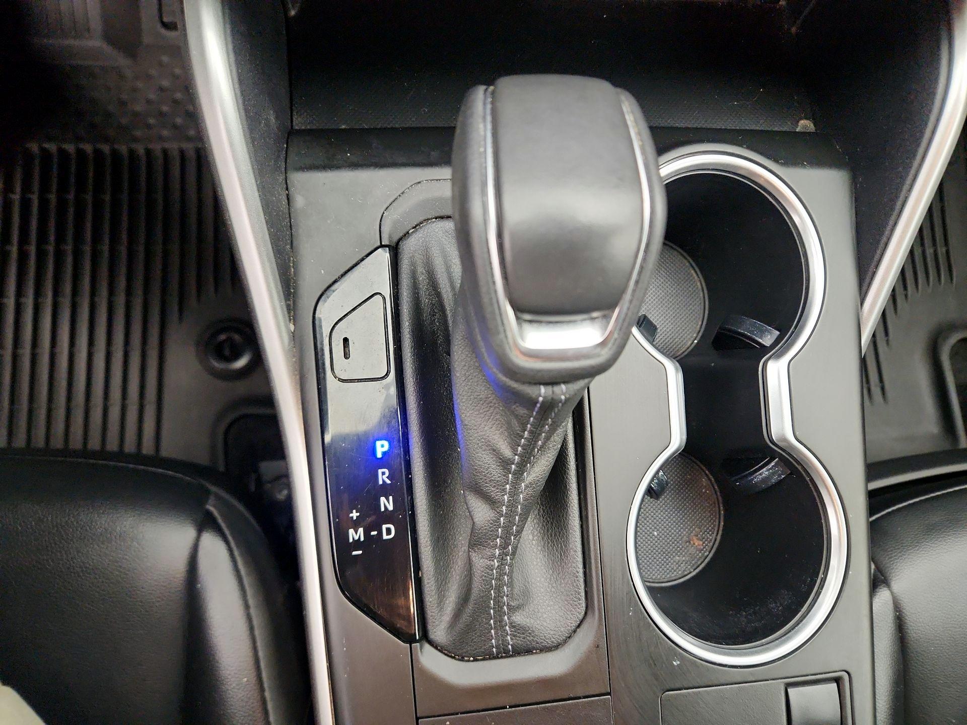 Thumbnail: 2023 Toyota Highlander - 17