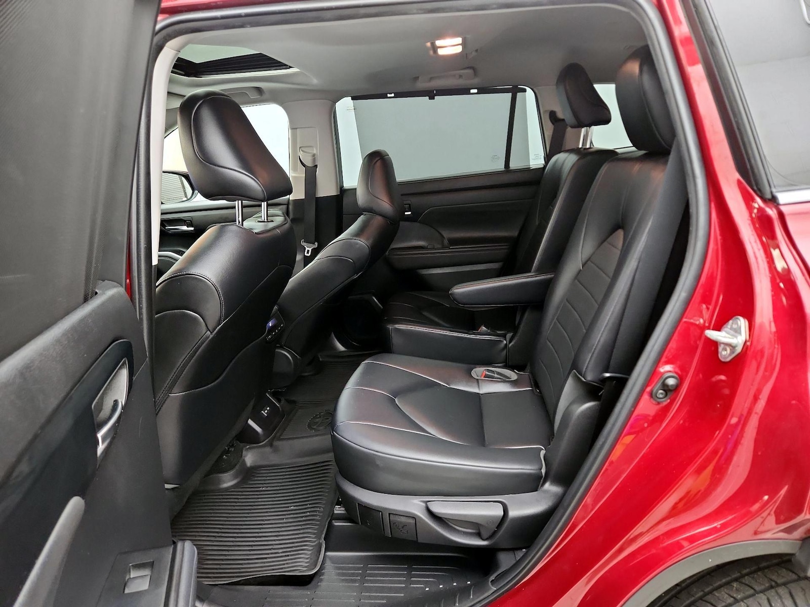2023 Toyota Highlander XLE - Photo 21