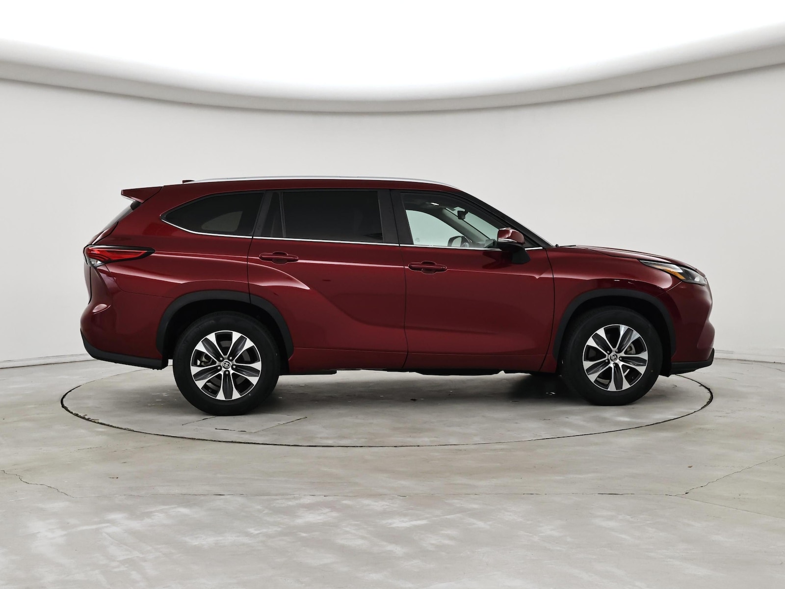 2023 Toyota Highlander XLE - Photo 8