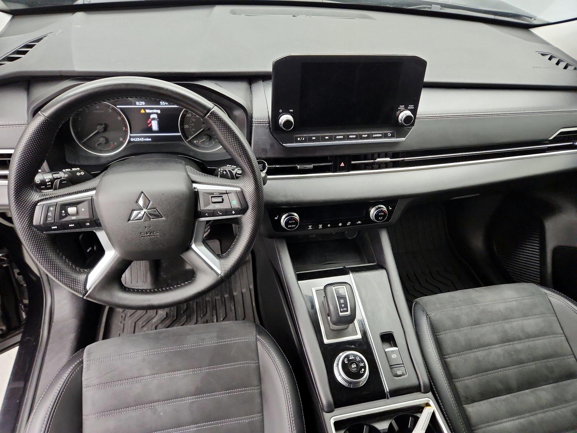 Thumbnail: 2024 Mitsubishi Outlander - 9