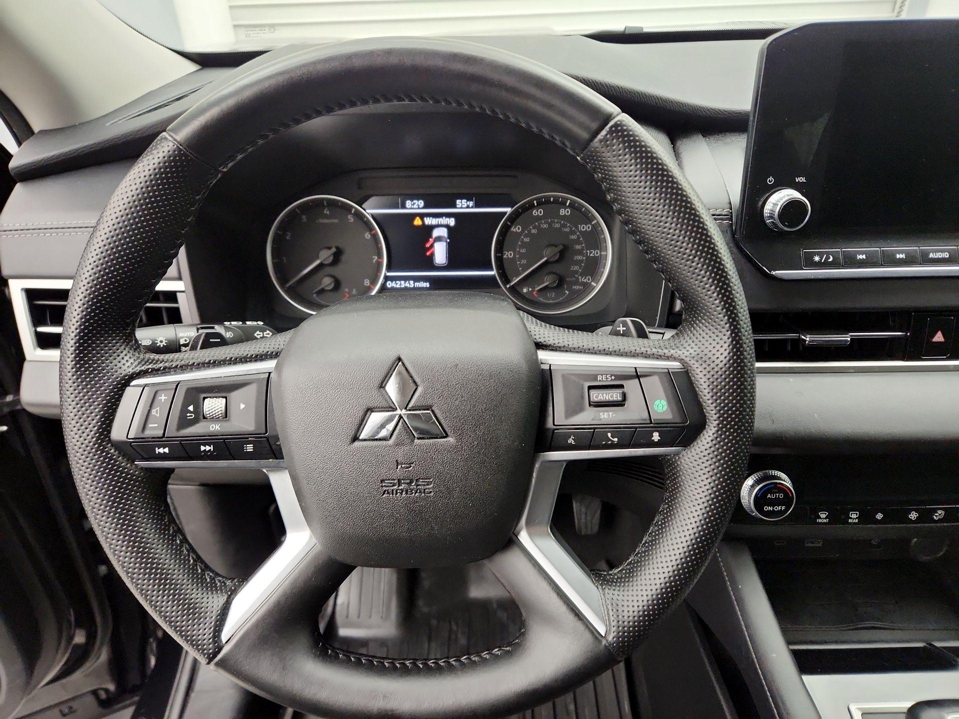 Thumbnail: 2024 Mitsubishi Outlander - 10