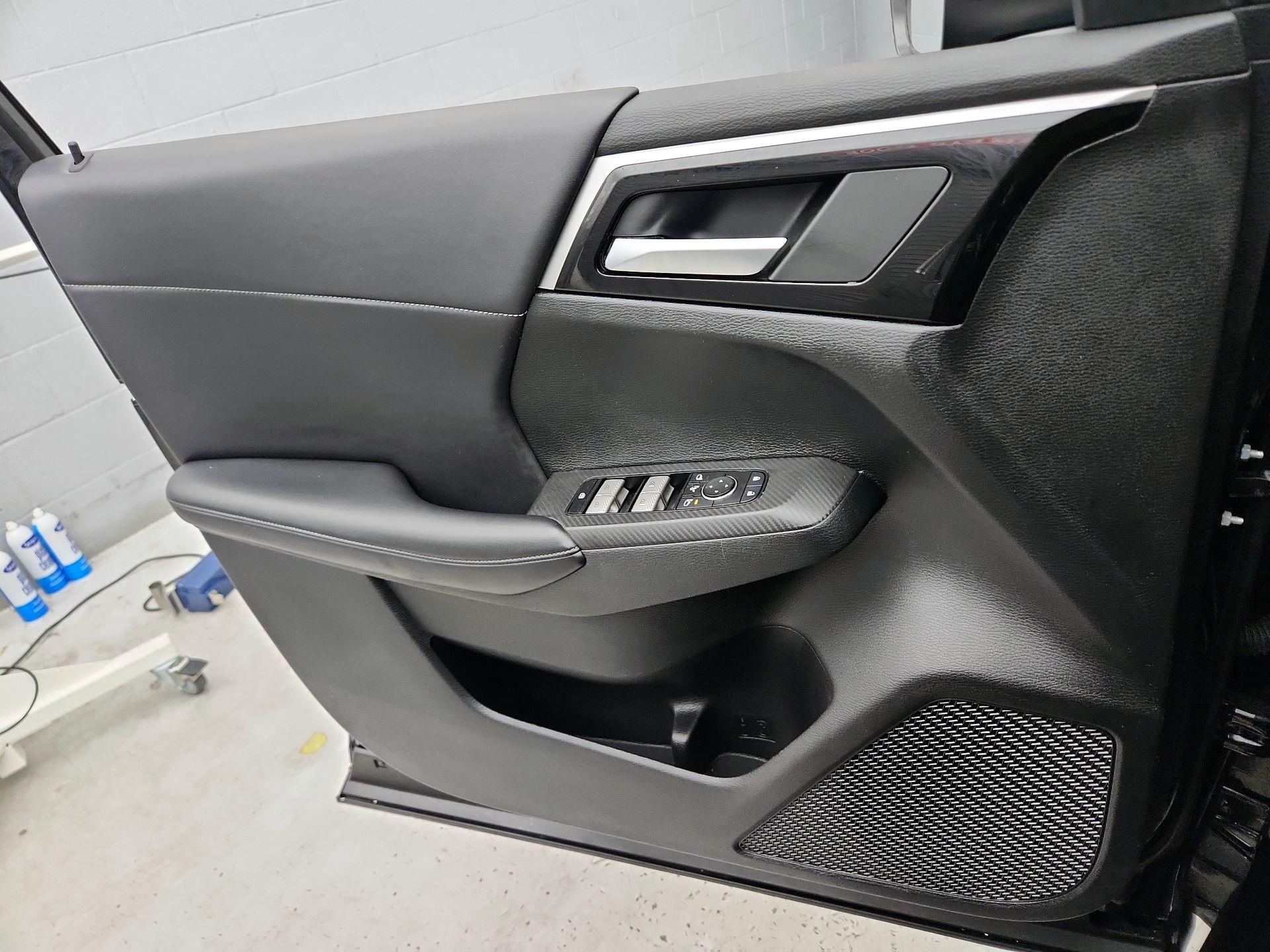 Thumbnail: 2024 Mitsubishi Outlander - 12