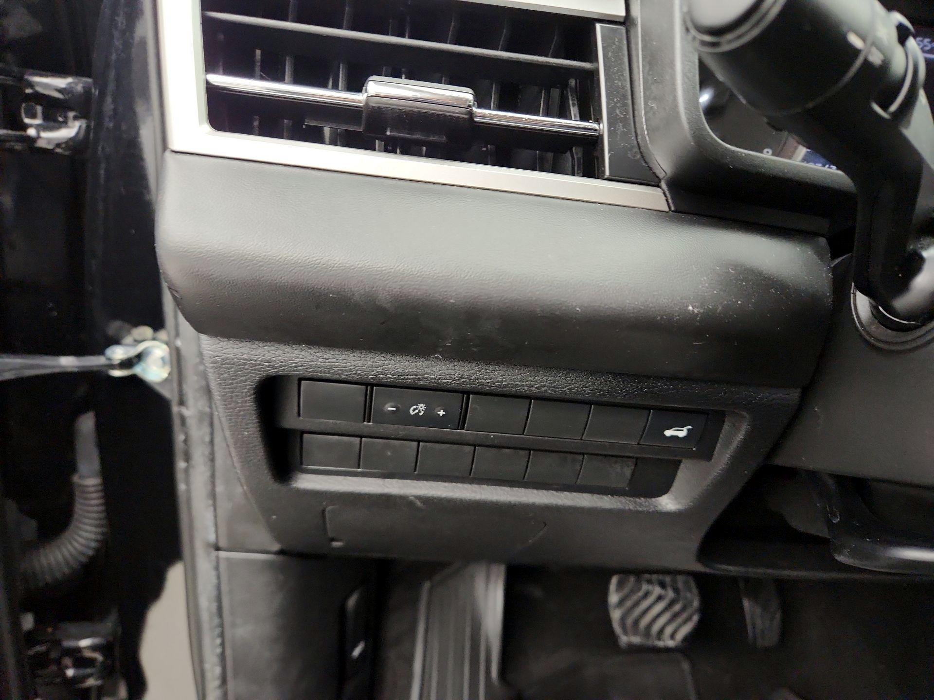 Thumbnail: 2024 Mitsubishi Outlander - 13