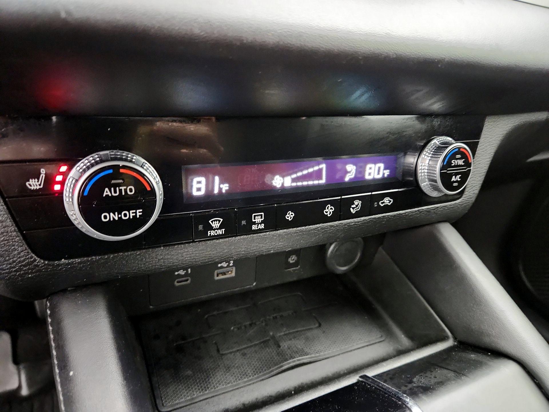 Thumbnail: 2024 Mitsubishi Outlander - 17