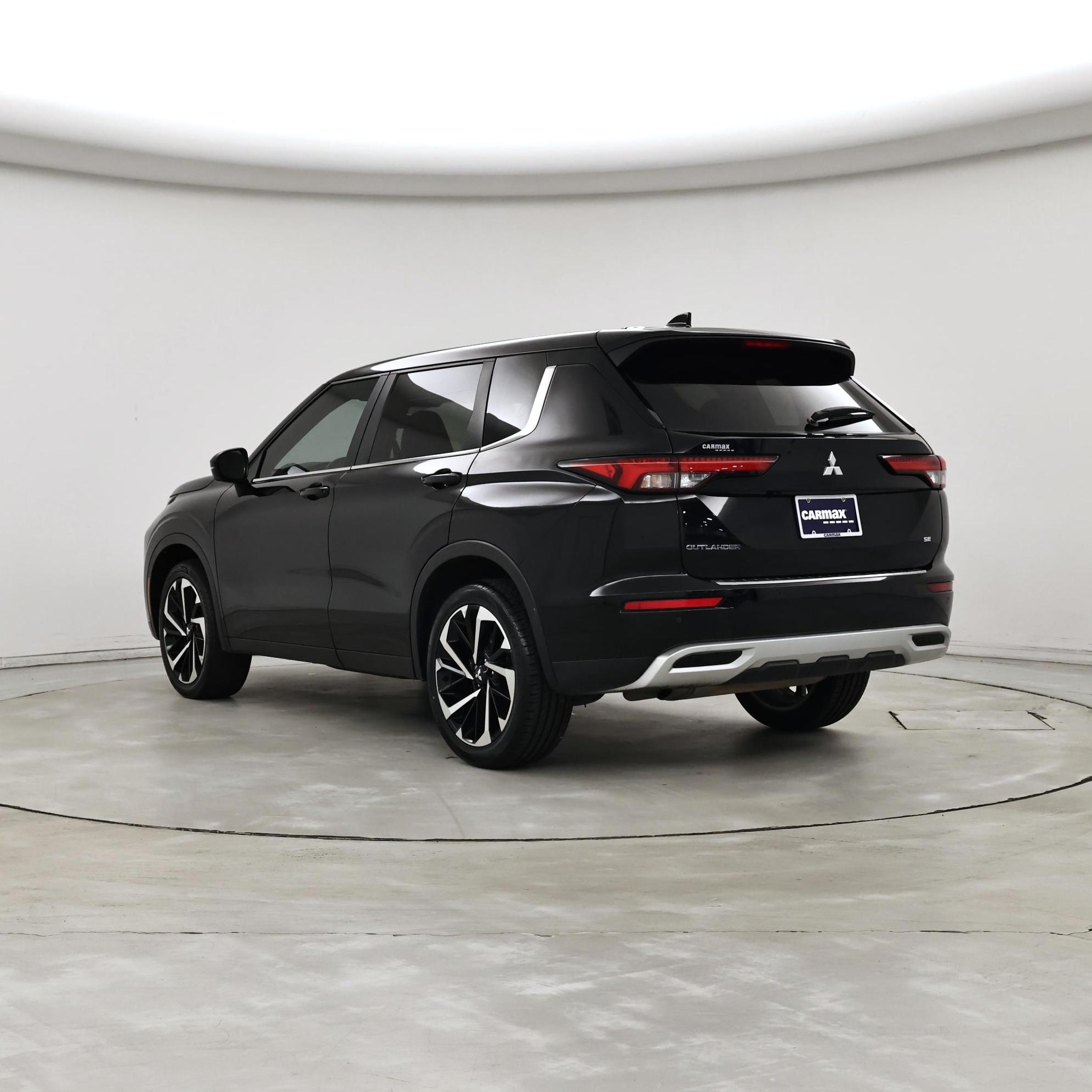 Thumbnail: 2024 Mitsubishi Outlander - 2