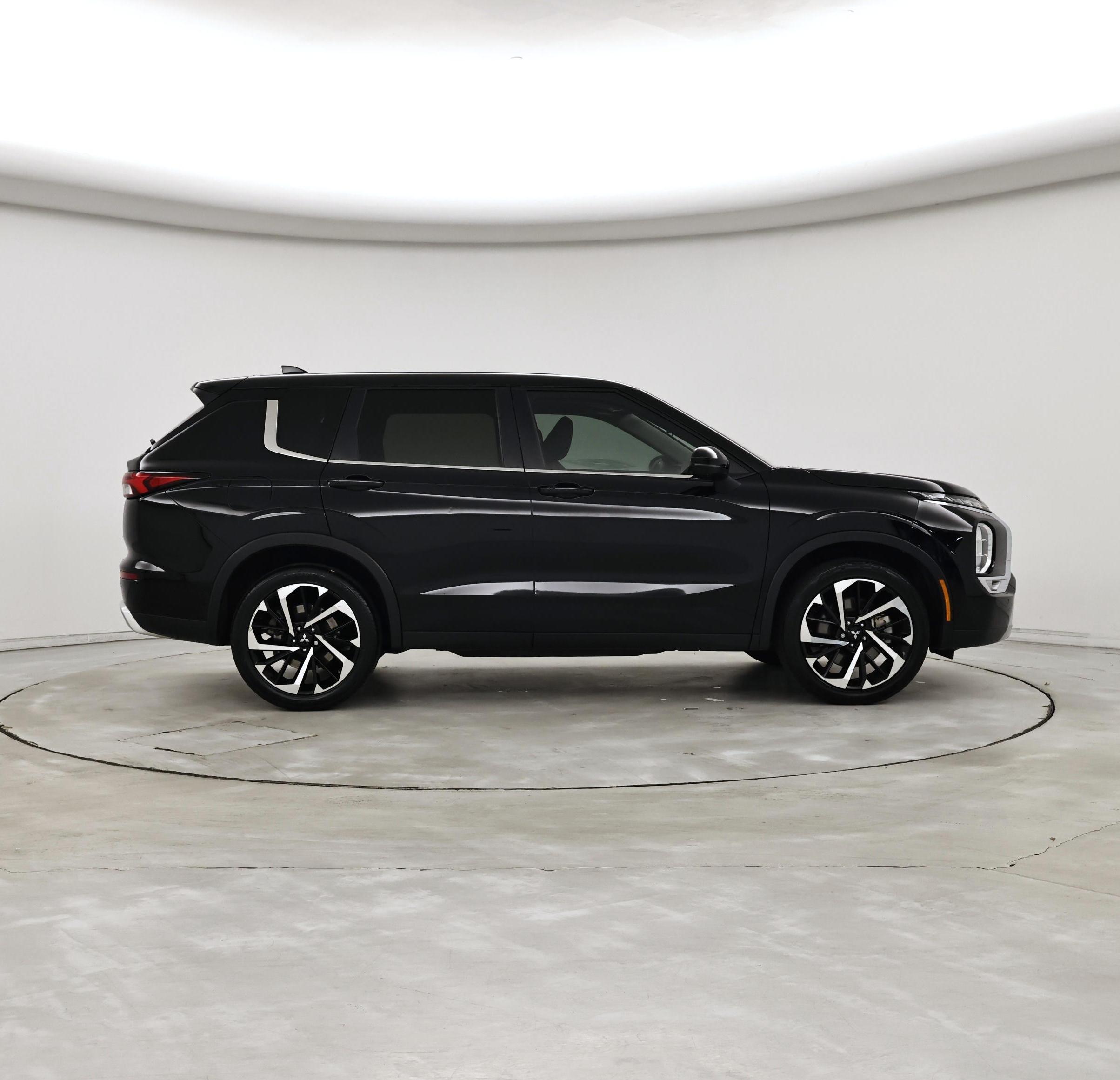 Thumbnail: 2024 Mitsubishi Outlander - 7