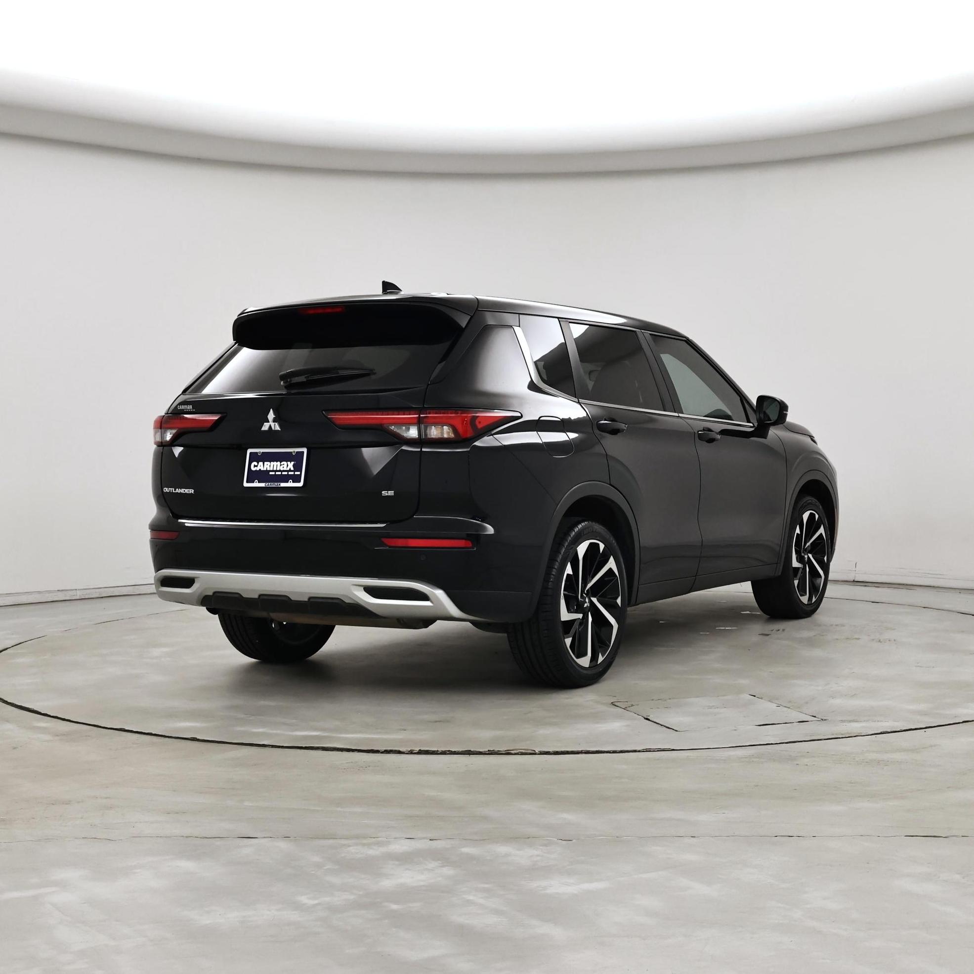 Thumbnail: 2024 Mitsubishi Outlander - 8