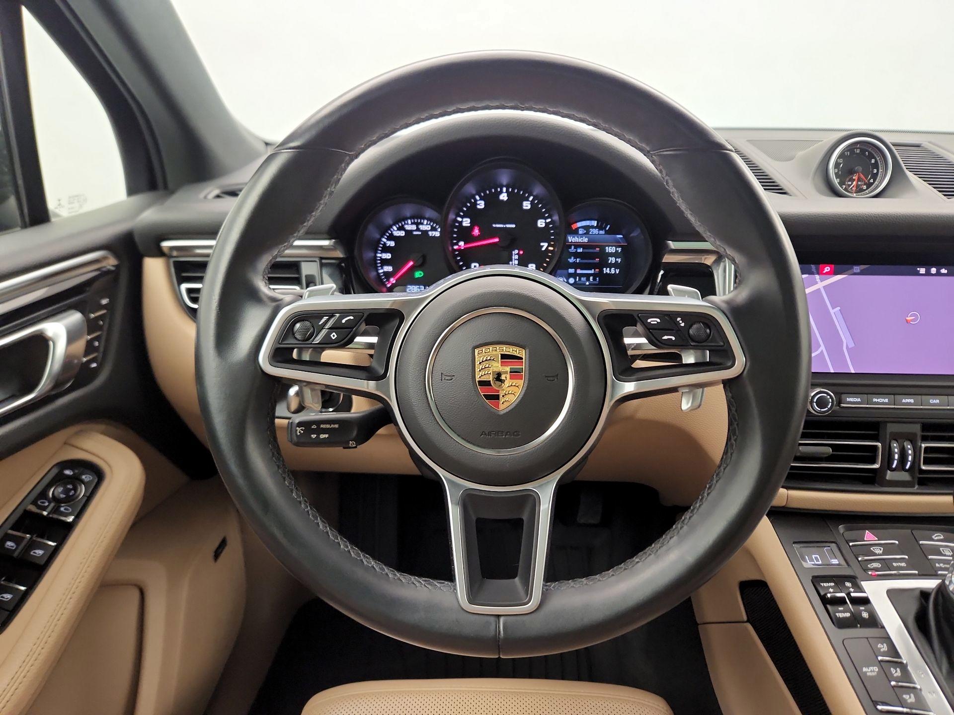 Thumbnail: 2021 Porsche Macan - 10