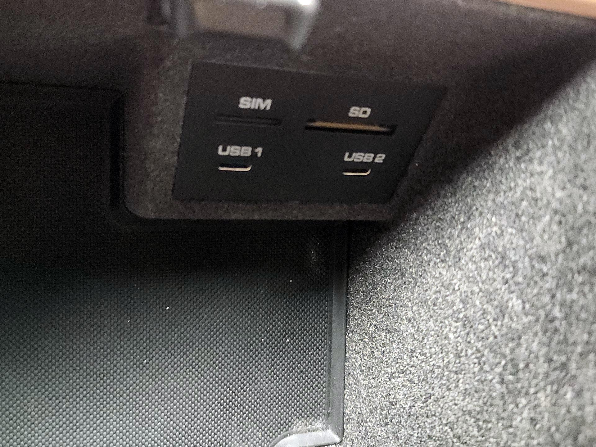 Thumbnail: 2021 Porsche Macan - 19