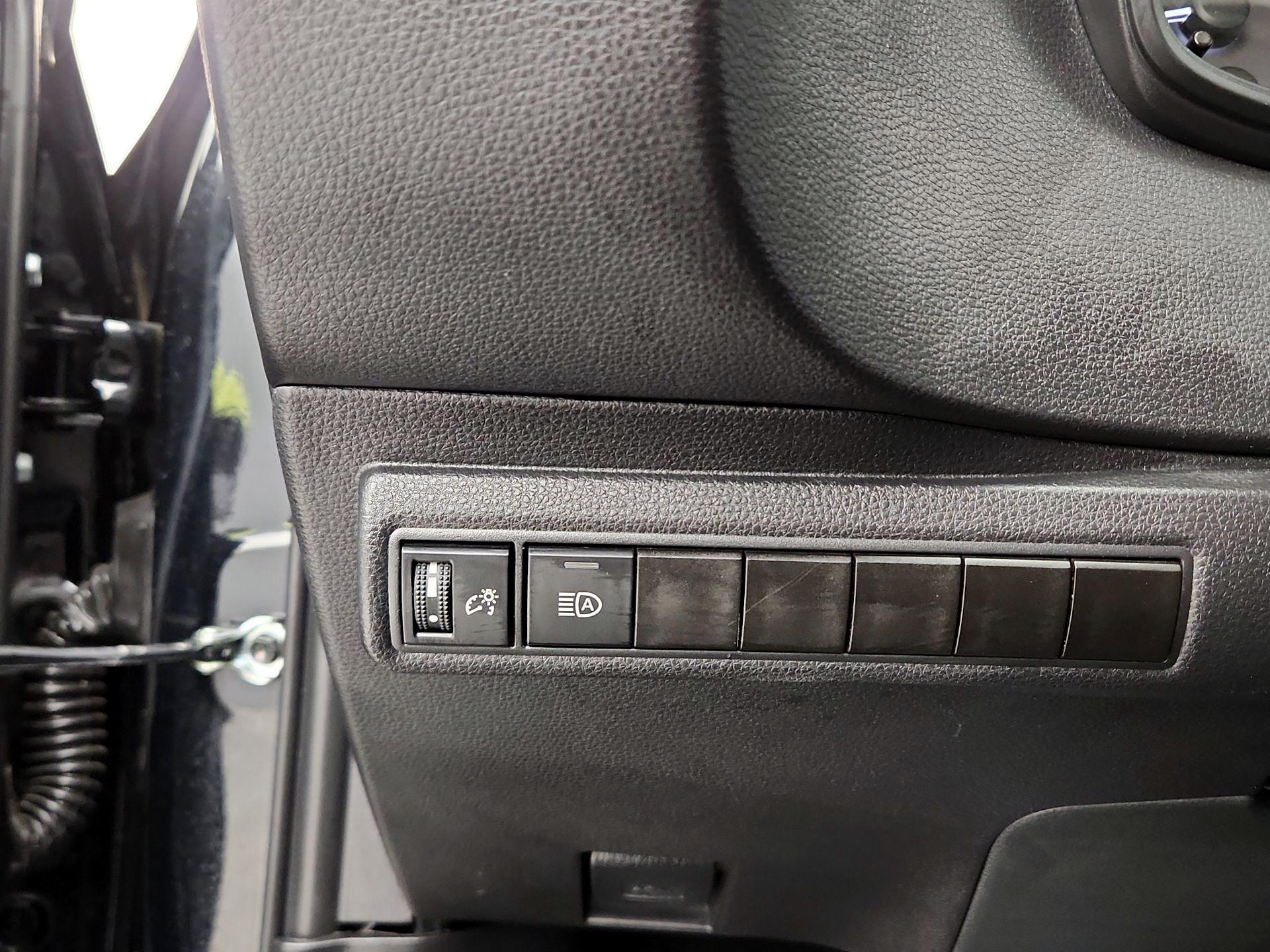 Thumbnail: 2025 Toyota Corolla - 13