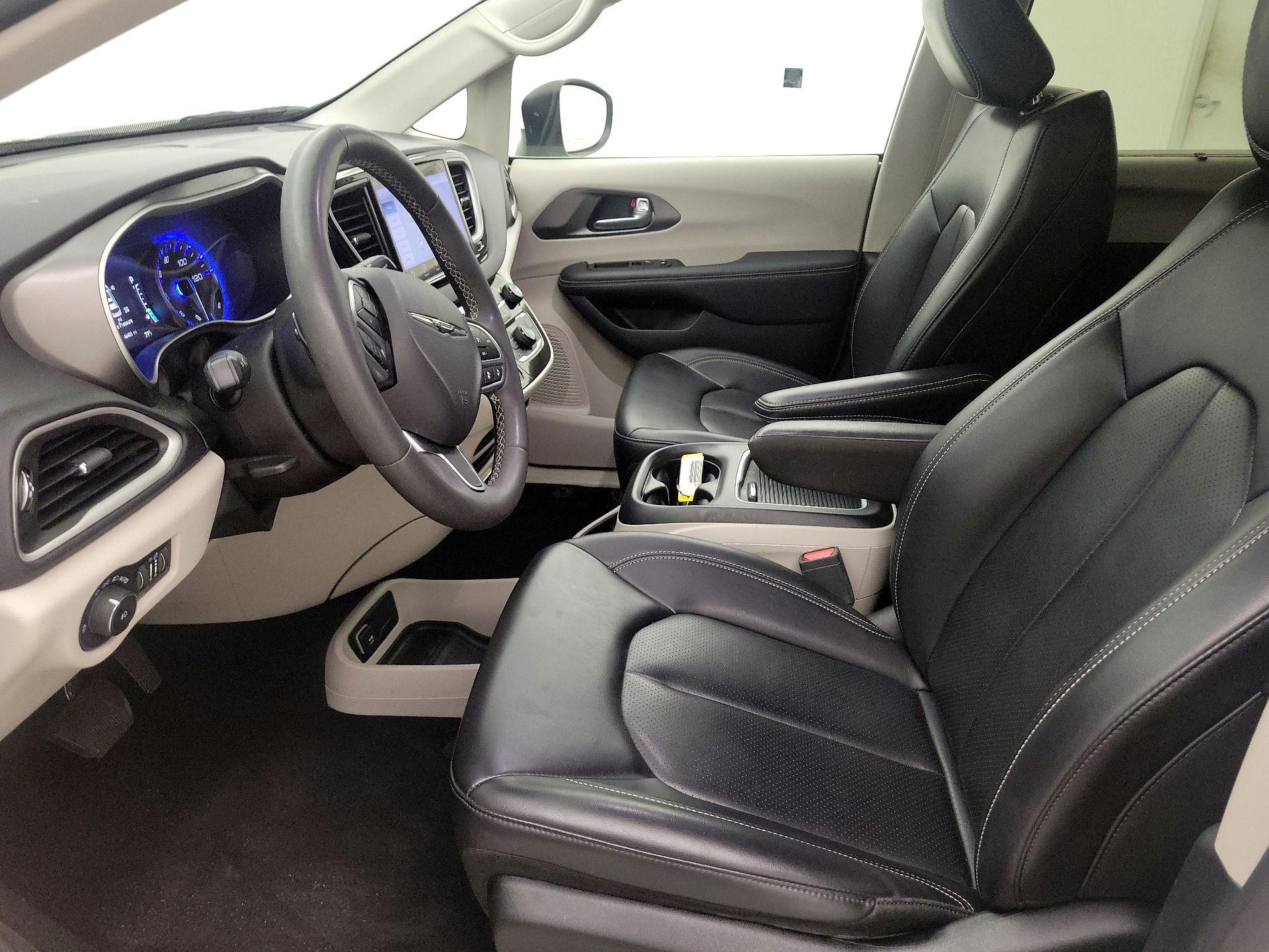 Thumbnail: 2023 Chrysler Pacifica - 11