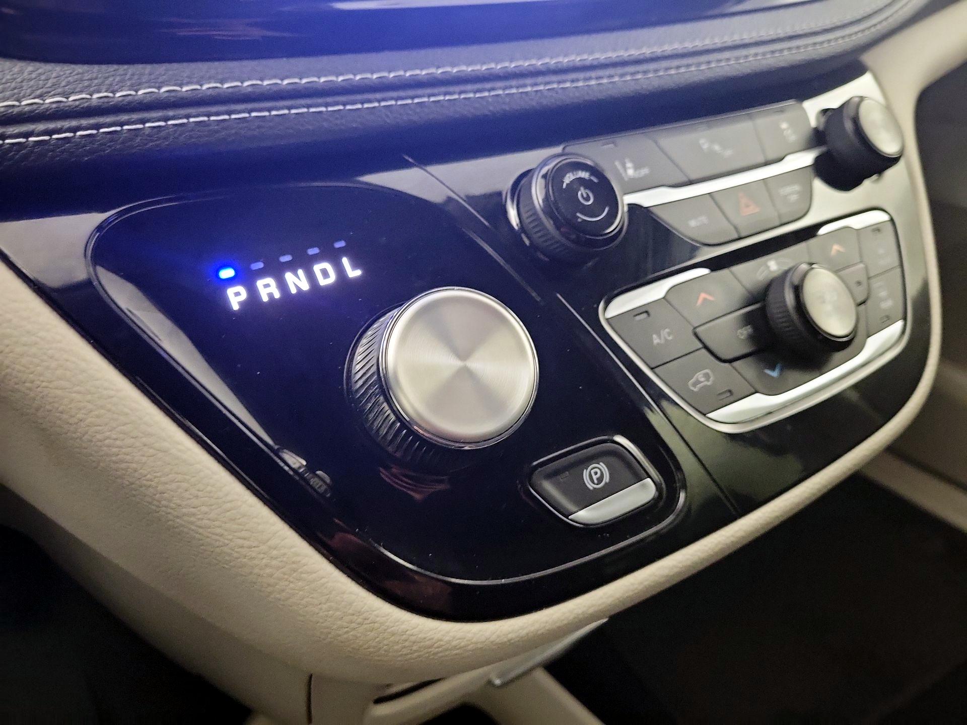 Thumbnail: 2024 Chrysler Pacifica - 16