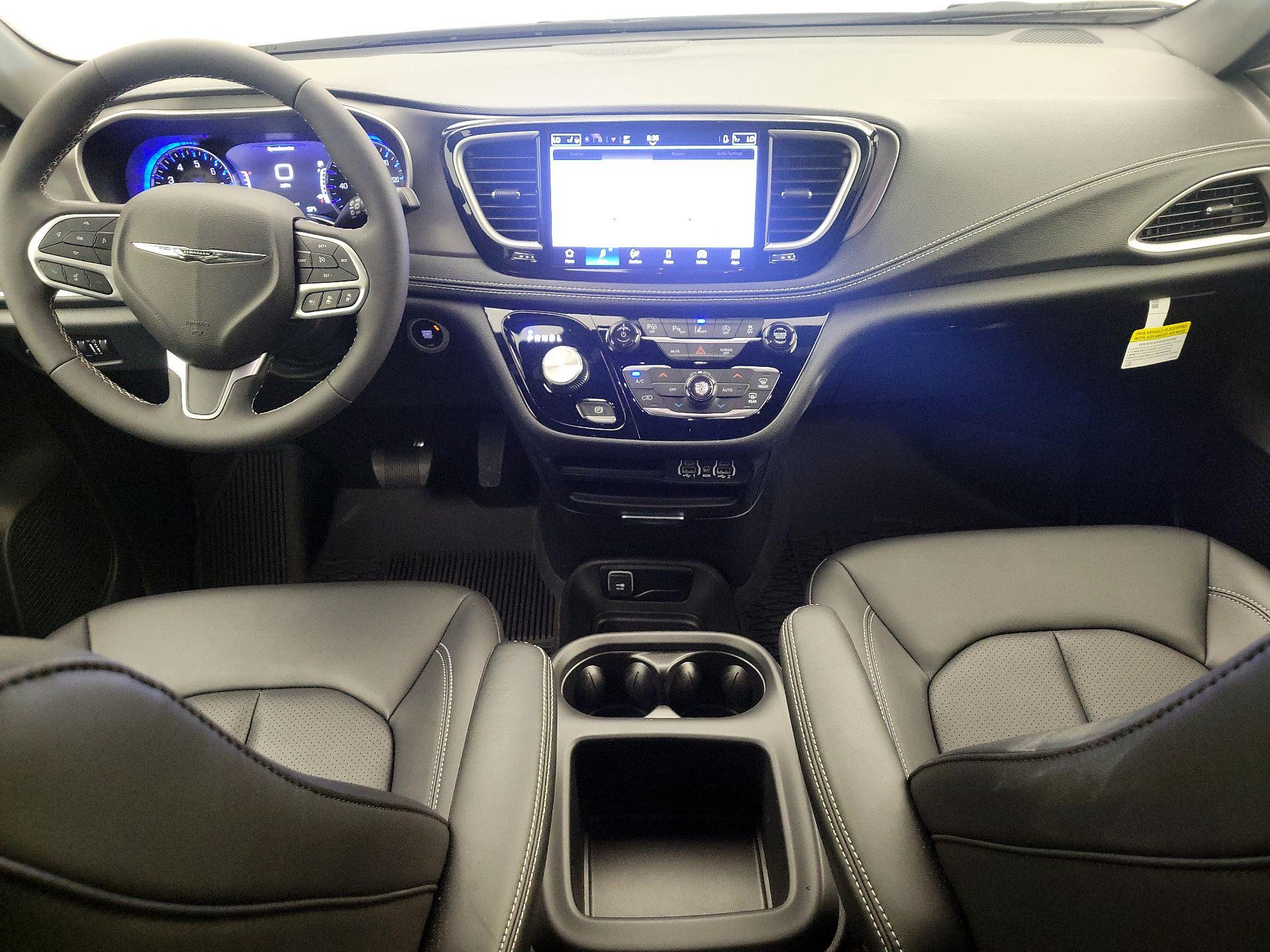 Thumbnail: 2025 Chrysler Pacifica - 9