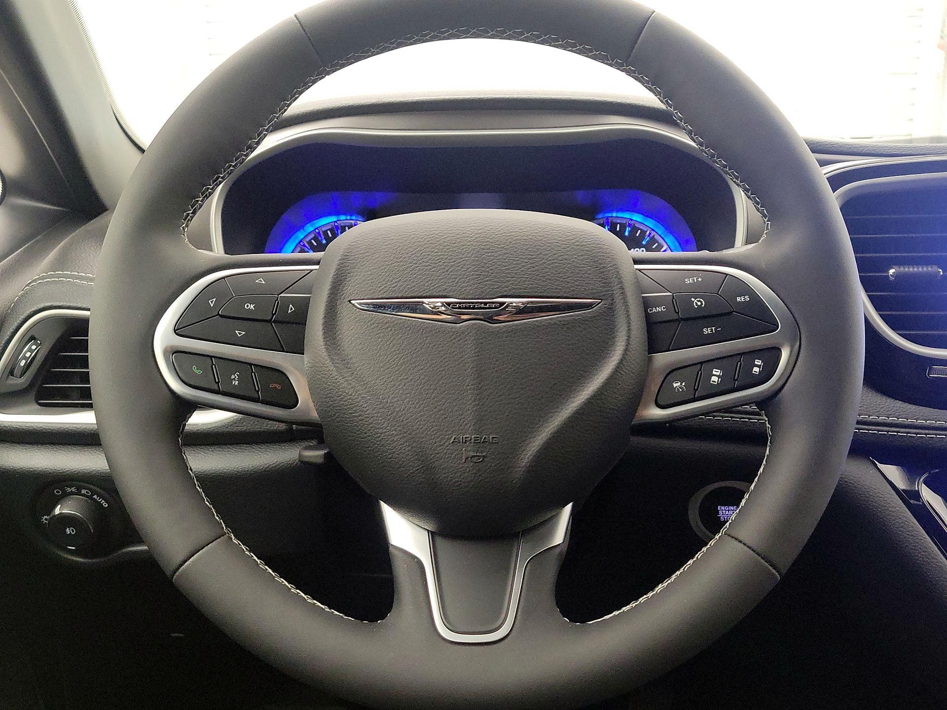 Thumbnail: 2025 Chrysler Pacifica - 10