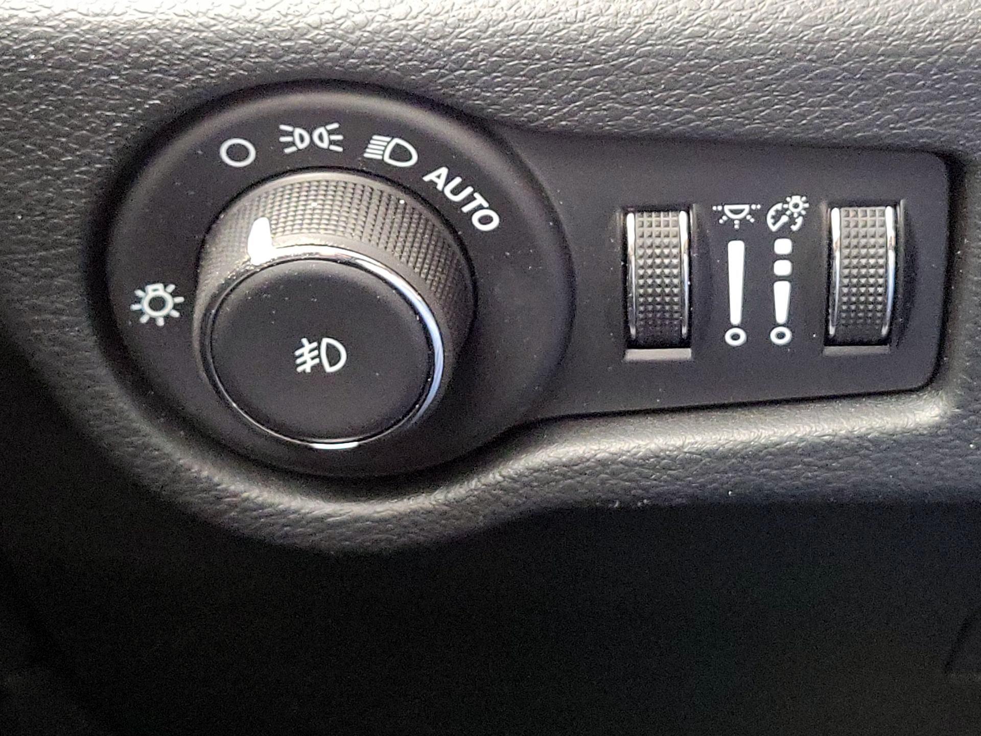 Thumbnail: 2025 Chrysler Pacifica - 13